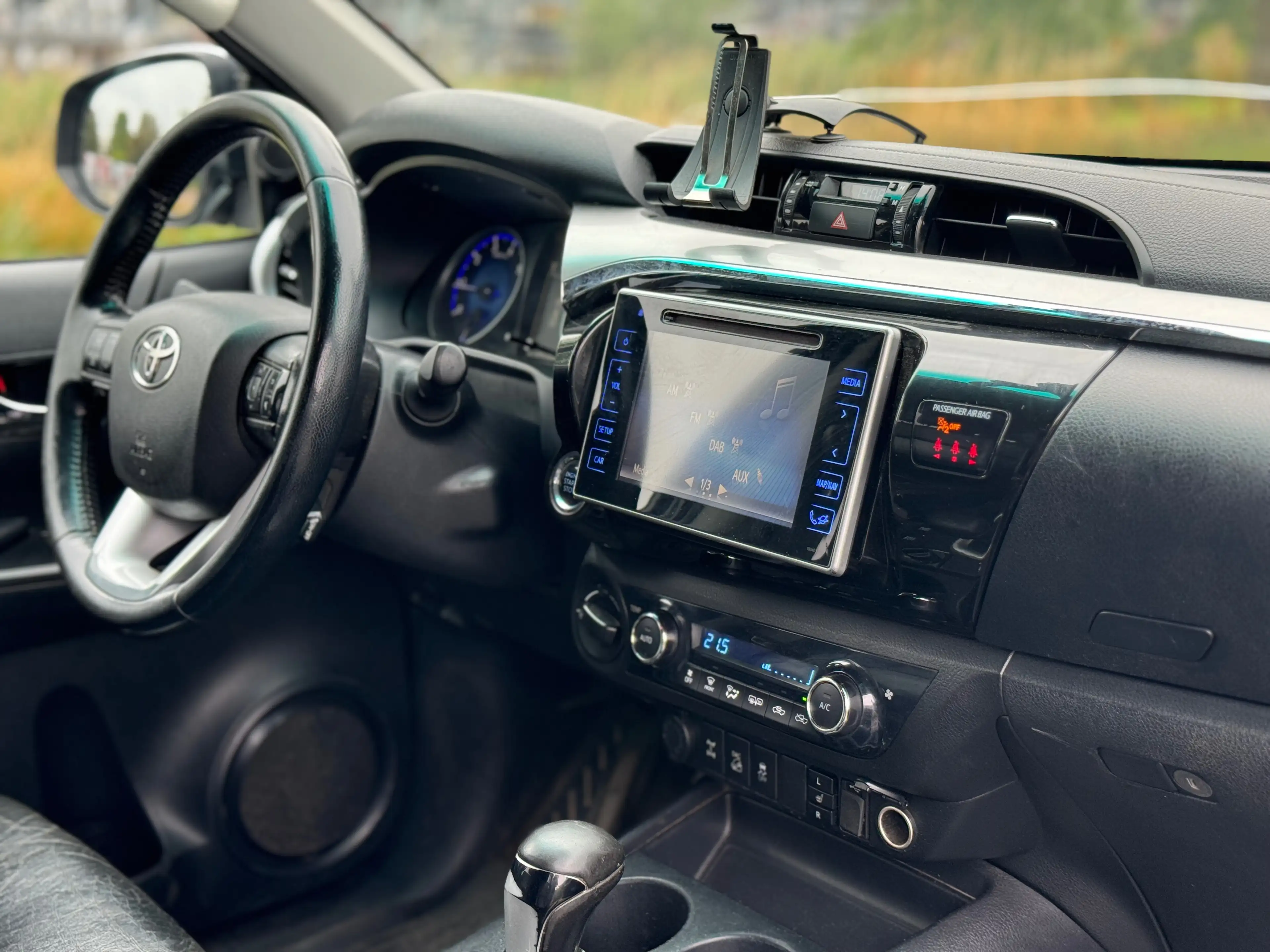 Toyota Hilux 2.4 D-4D 4WD Lounge EXPORT ONLY — photo 9