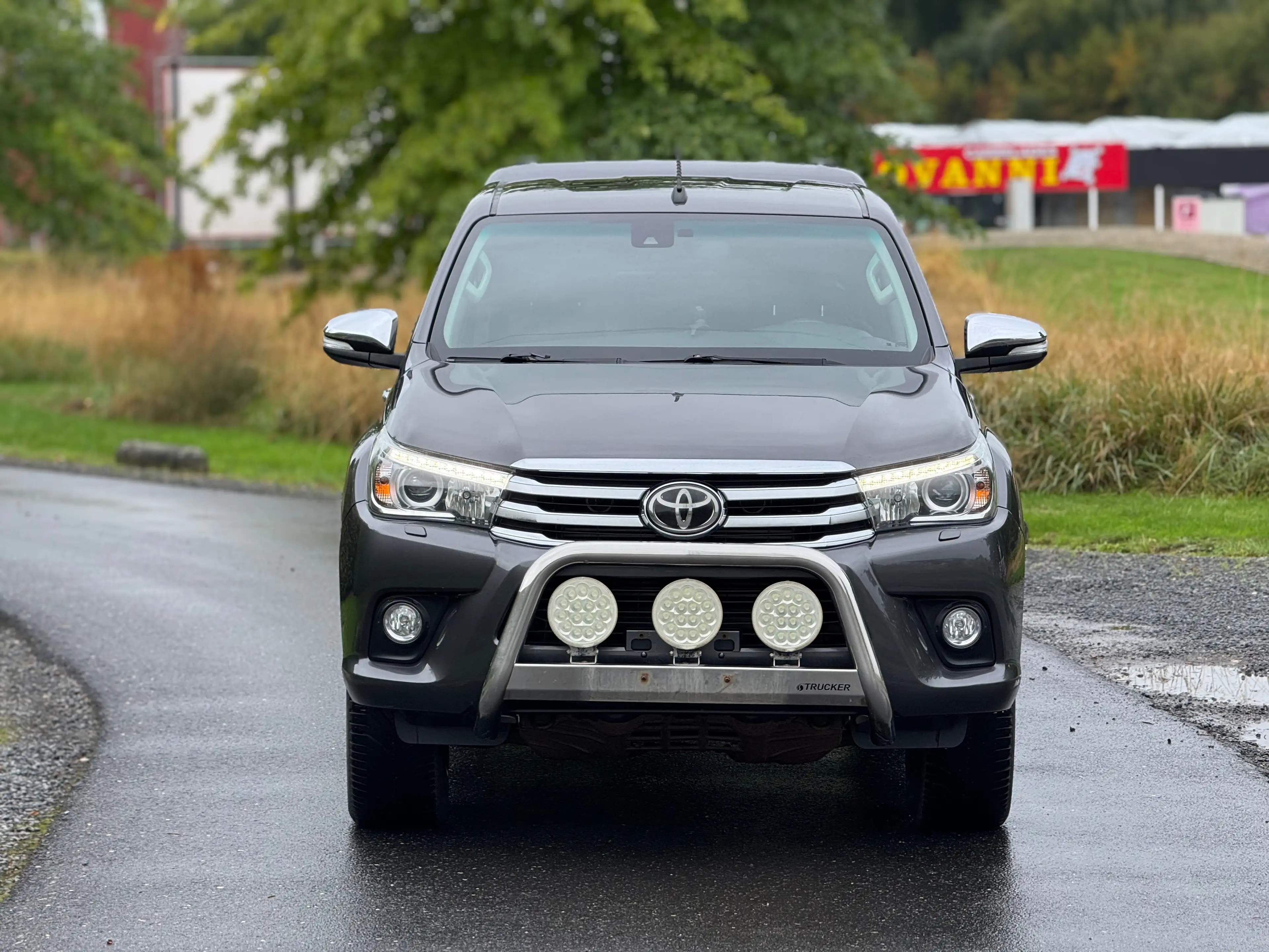Toyota Hilux 2.4 D-4D 4WD Lounge EXPORT ONLY — photo 2