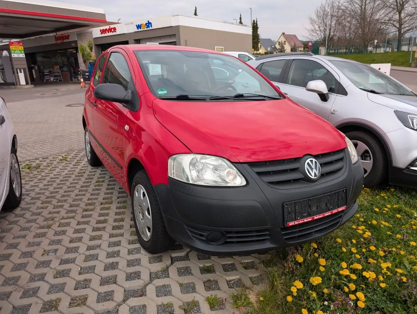 Volkswagen Fox Basis Klima Behördenfahrzeug DAB+ Servo TÜV Rouge - 2