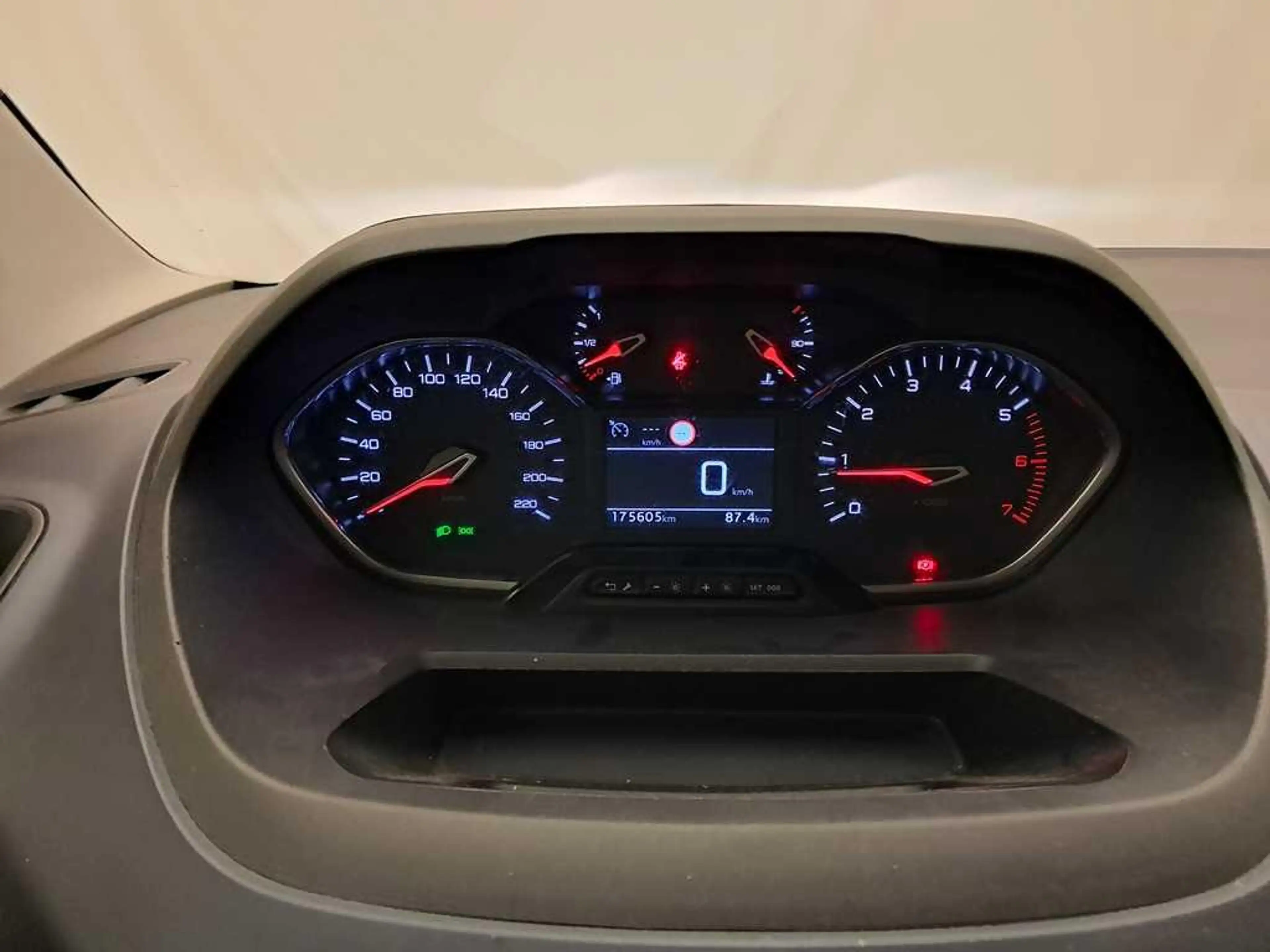 Peugeot Rifter 1.5 HDi Aut. Allure /€10.990 netto / Navi / ... — photo 10