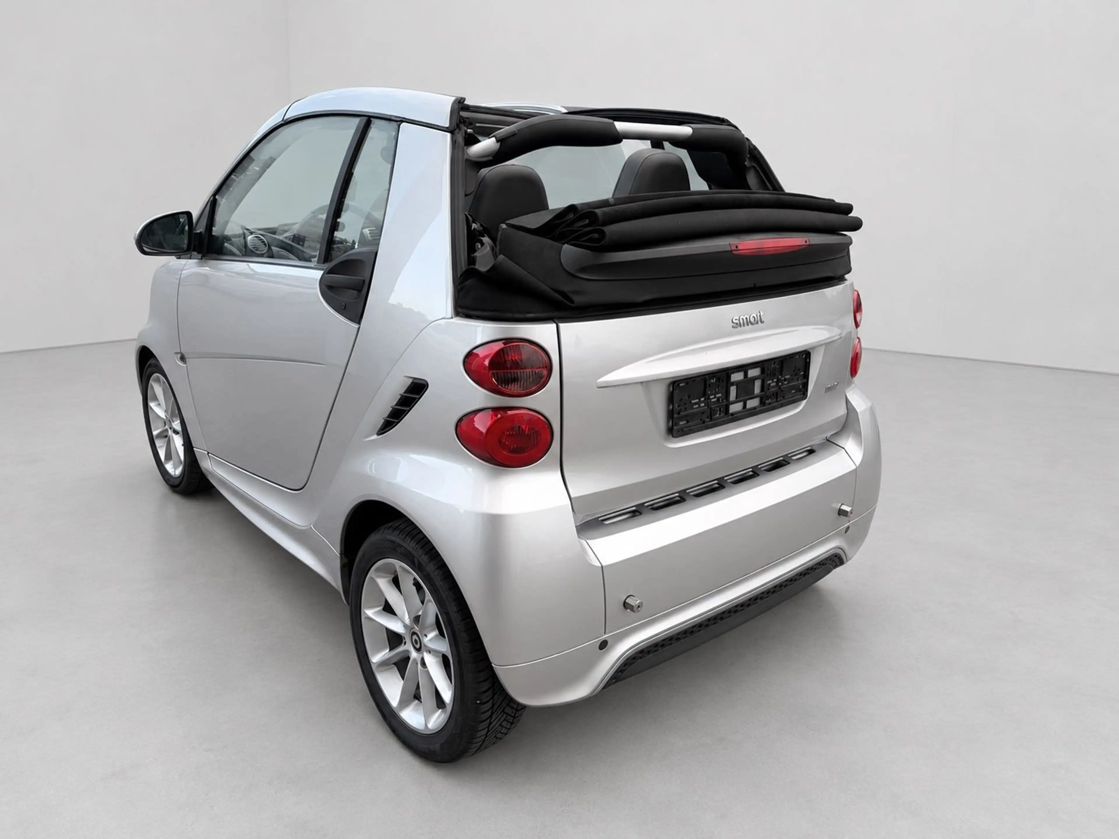 smart forTwo fortwo cabrio Micro Hybrid Drive 52 kW — photo 15