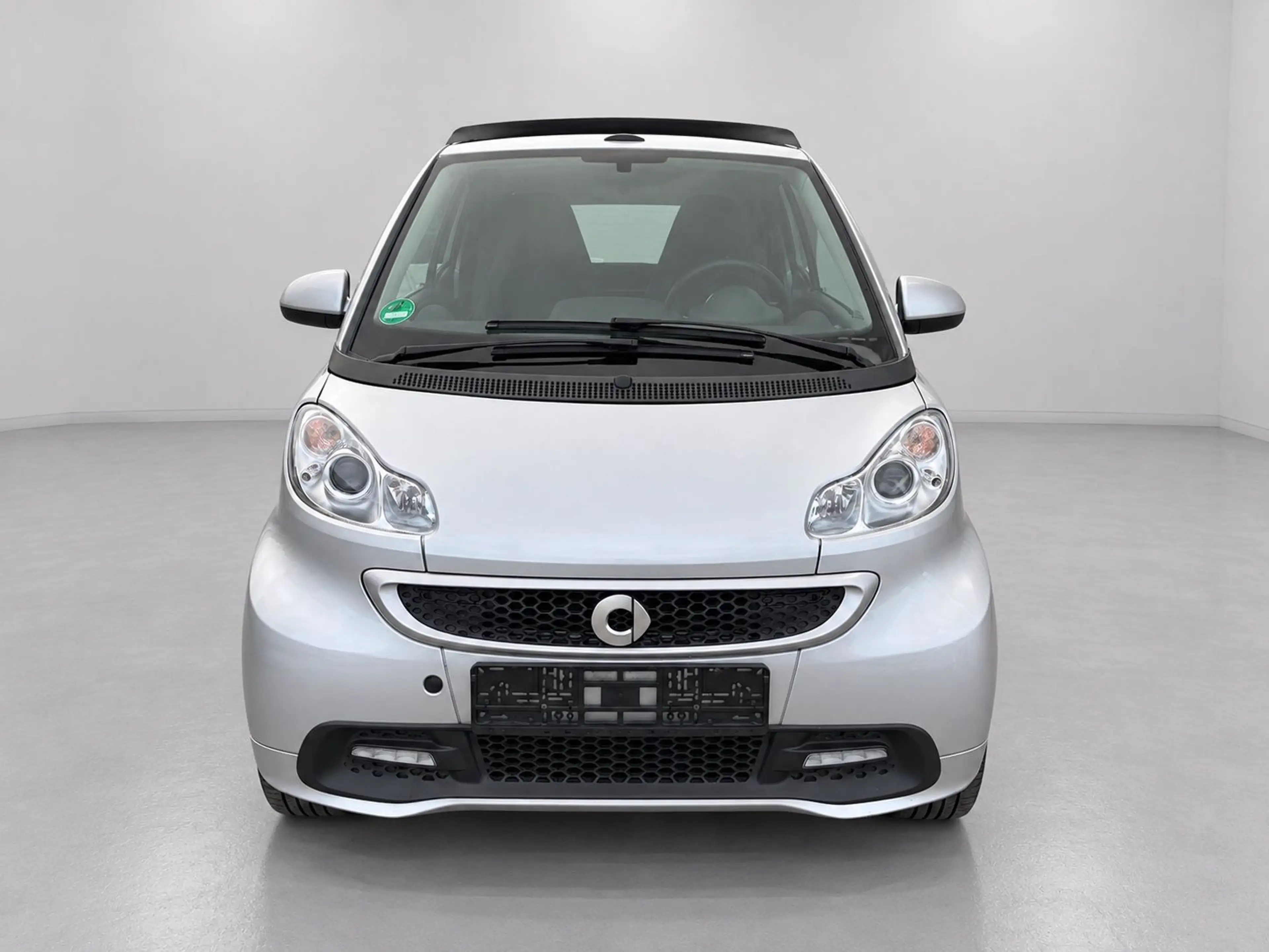 smart forTwo fortwo cabrio Micro Hybrid Drive 52 kW — photo 2
