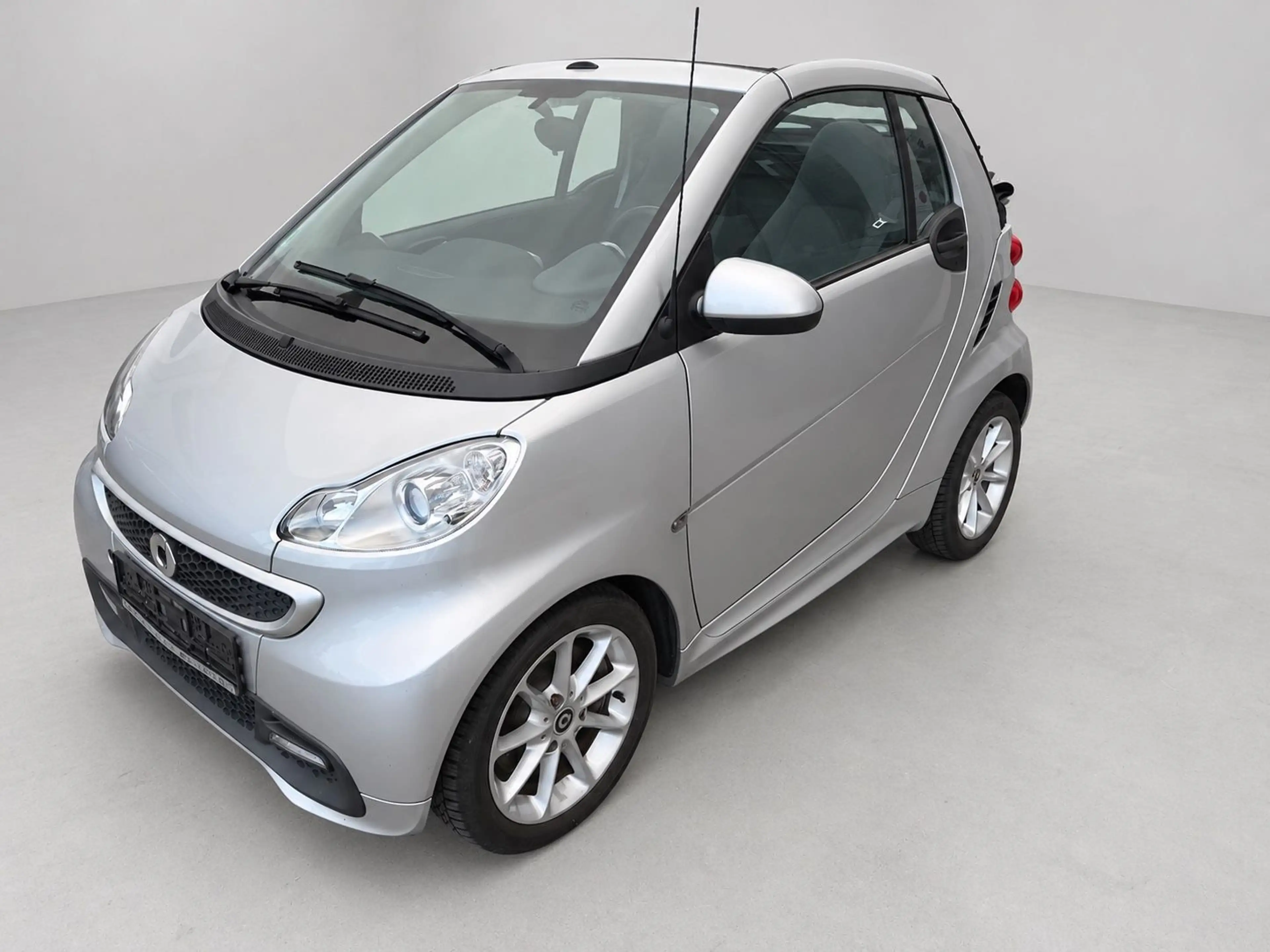 smart forTwo fortwo cabrio Micro Hybrid Drive 52 kW — photo 14
