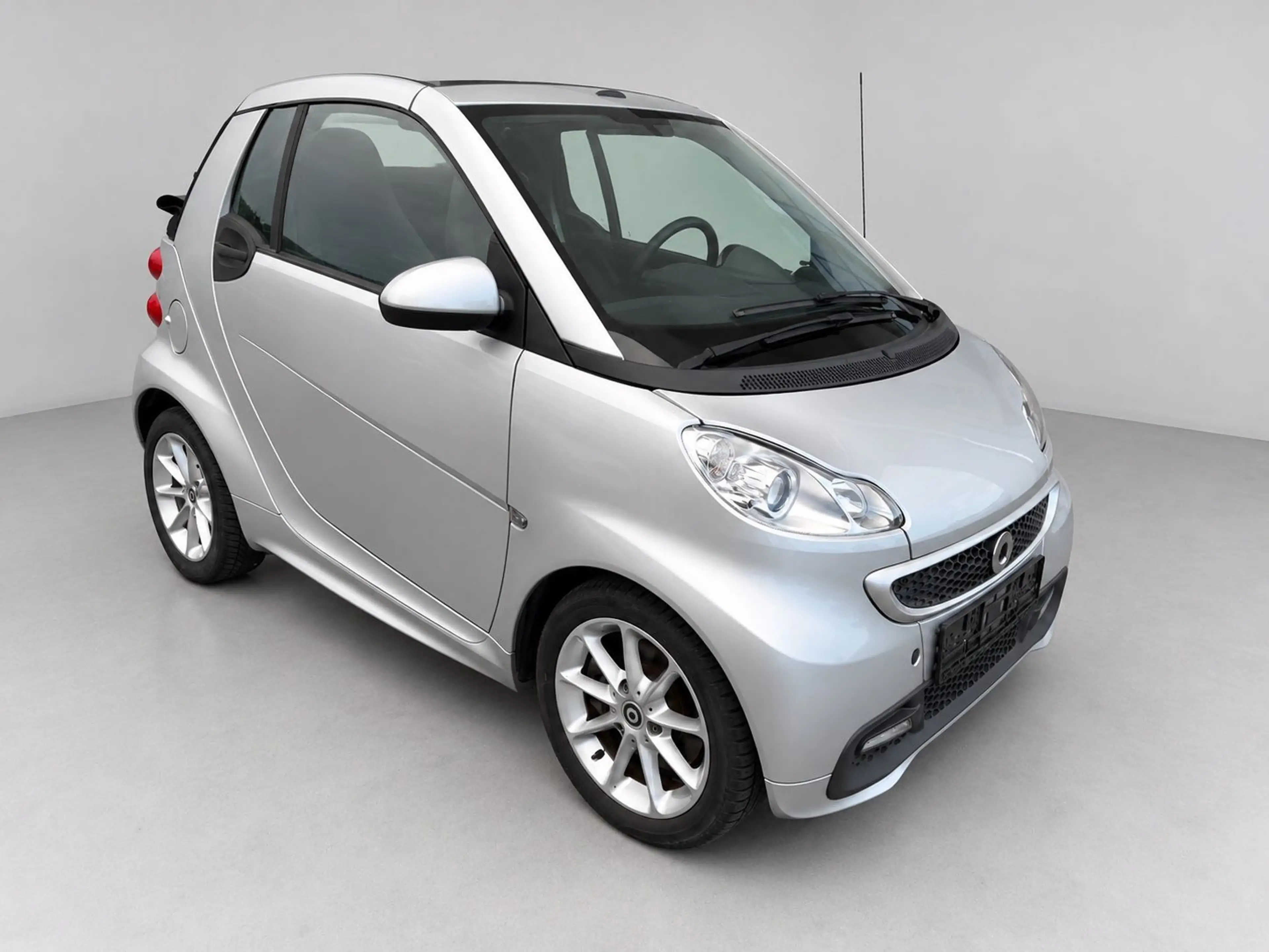 smart forTwo fortwo cabrio Micro Hybrid Drive 52 kW — photo 13