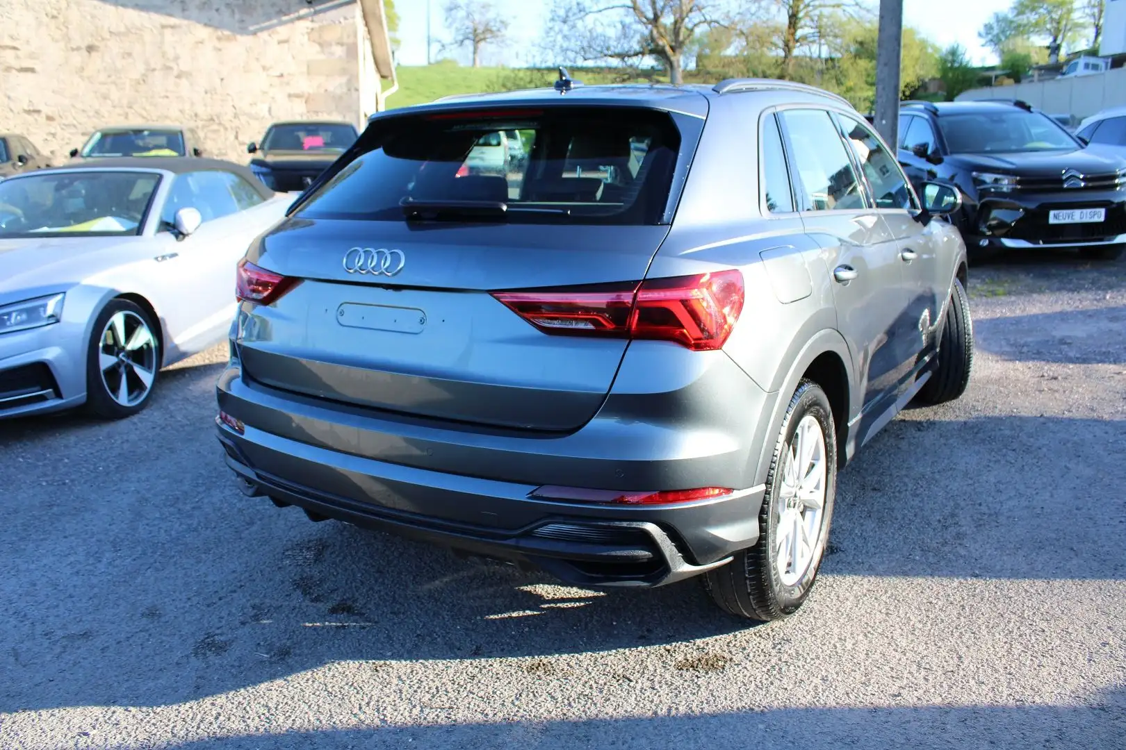 Audi Q3 S-LINE 2L TDI 150 CV CAMÉRA GPS 3D FULL LED I-COKP Grijs - 2