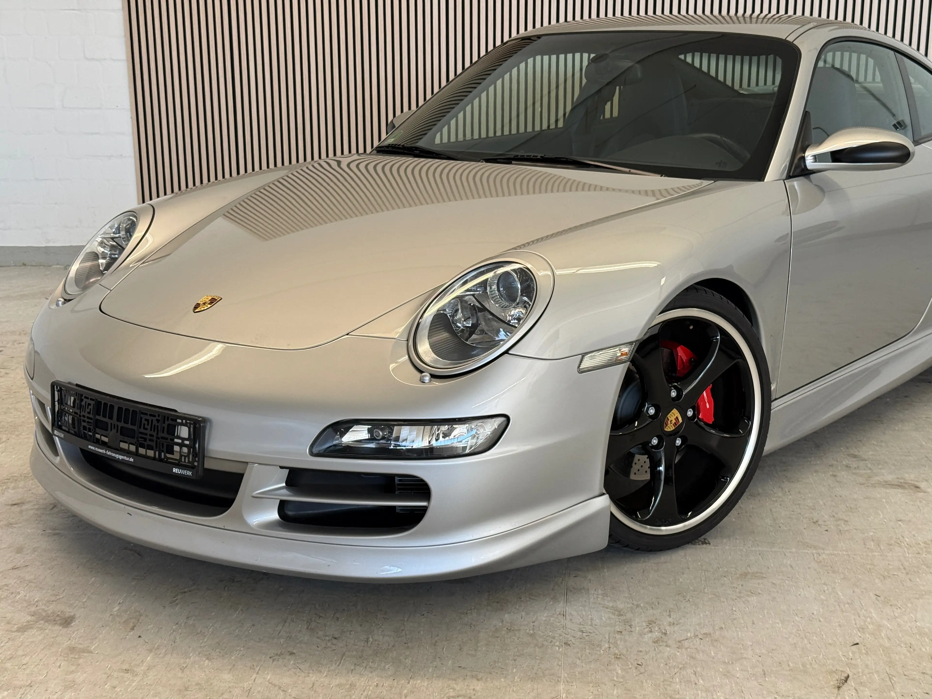 Porsche 997 Carrera S Coupe Schalter nur 6890KM Service neu — photo 2
