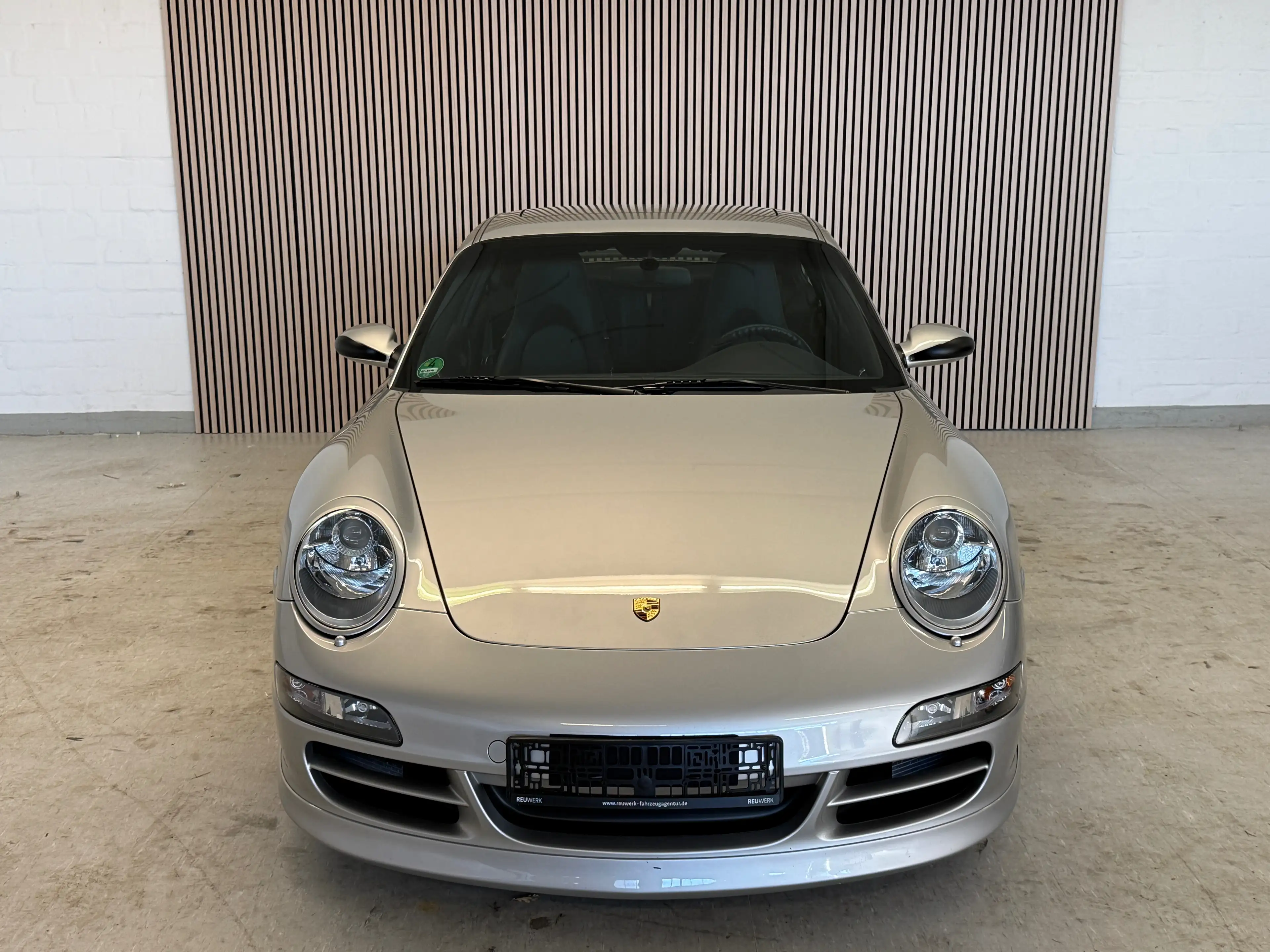 Porsche 997 Carrera S Coupe Schalter nur 6890KM Service neu — photo 7
