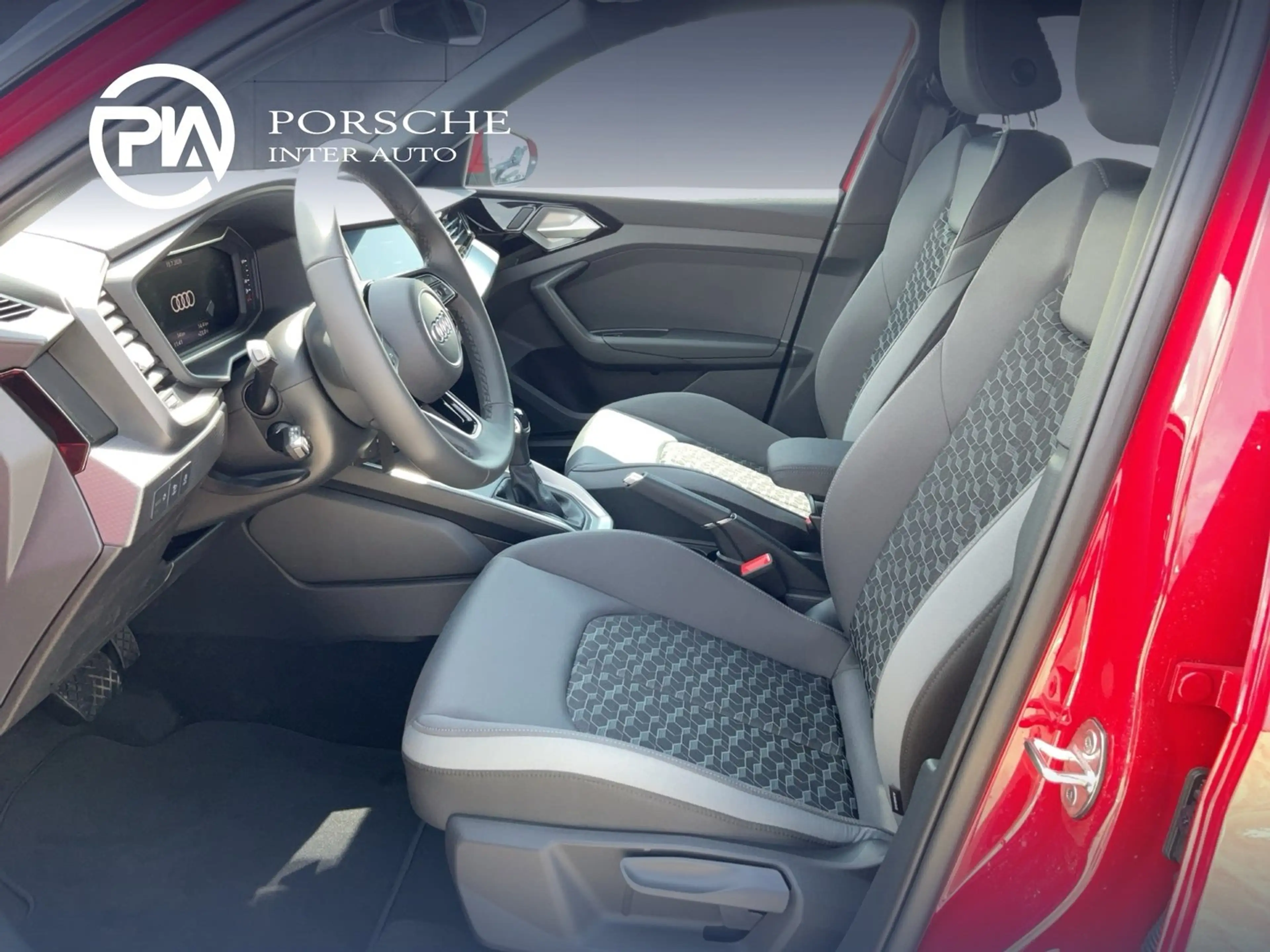 Audi A1 30 TFSI intense — photo 9