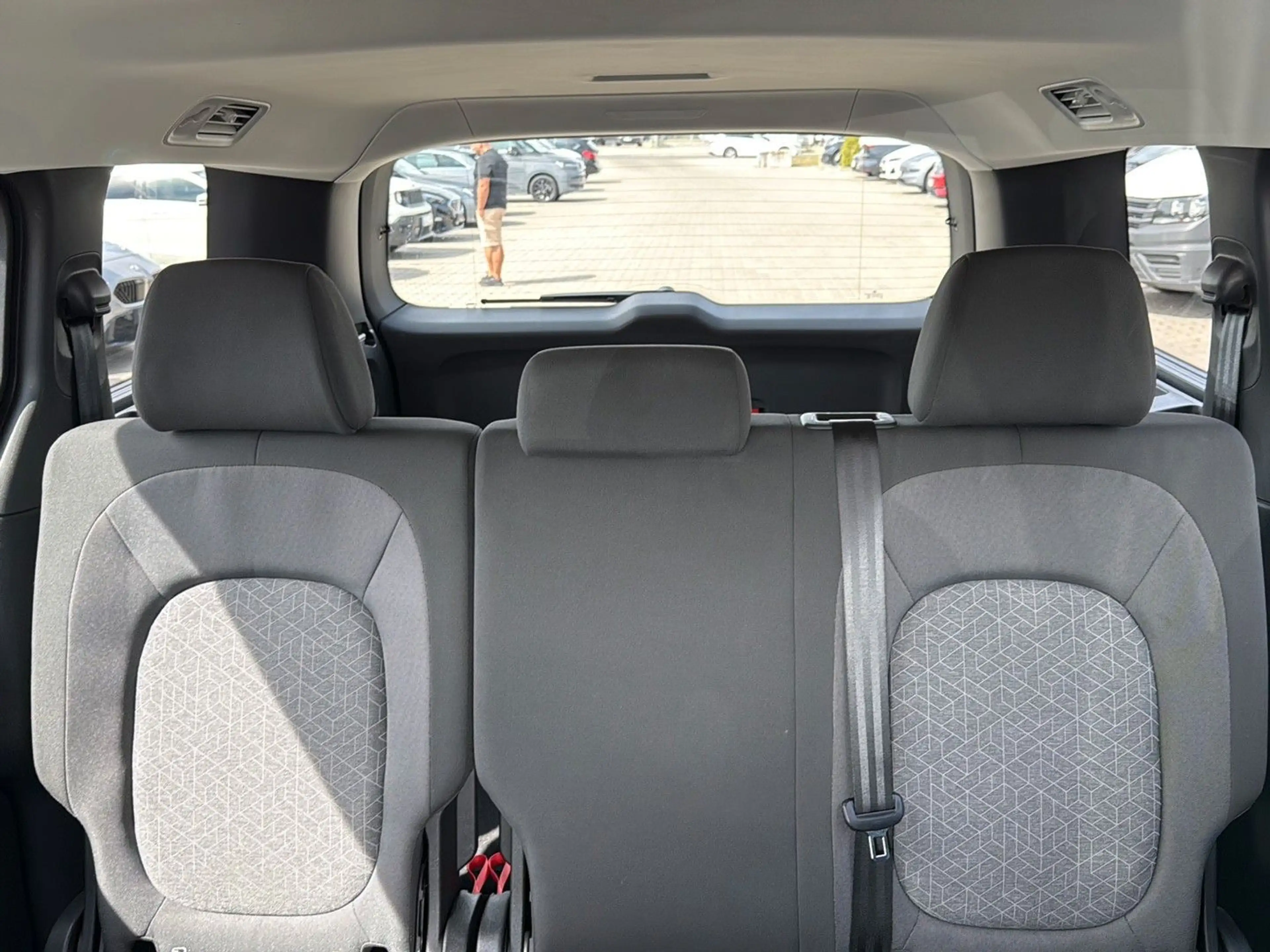 Volkswagen ID. Buzz Pro LR ACC H&K 360° 3ZK HuD QI LrHz — photo 11