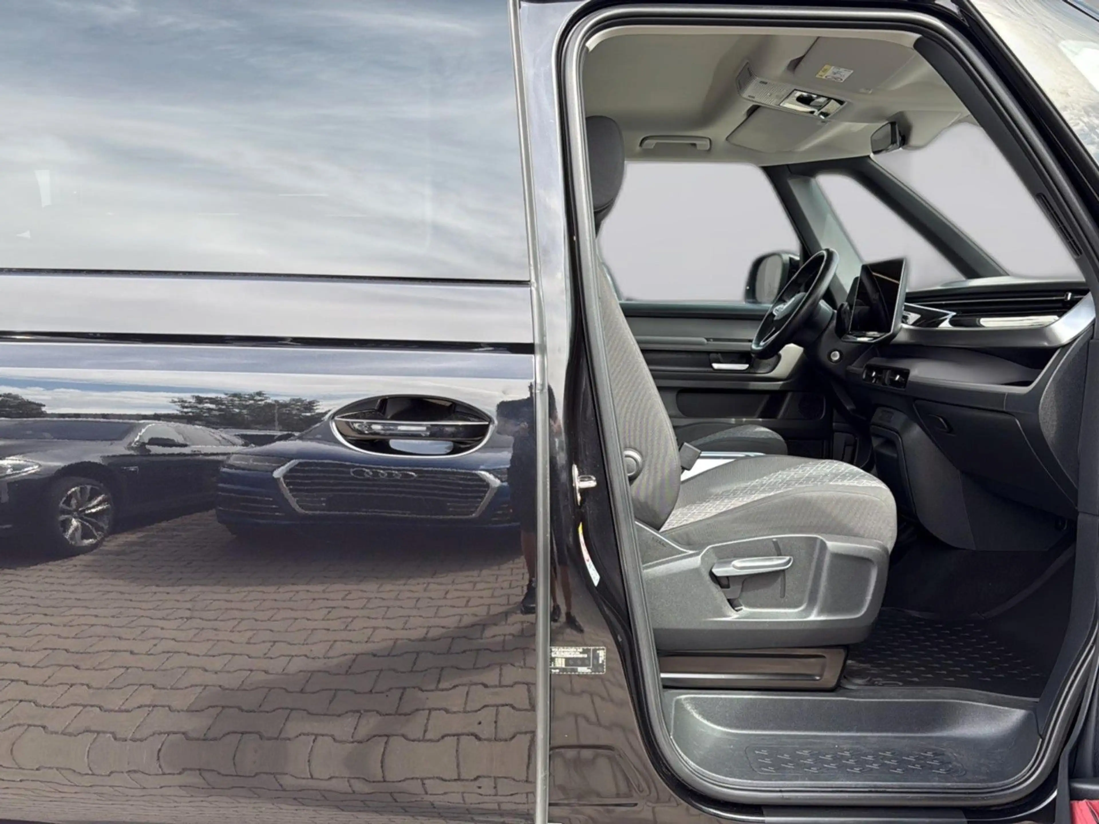 Volkswagen ID. Buzz Pro LR ACC H&K 360° 3ZK HuD QI LrHz — photo 10