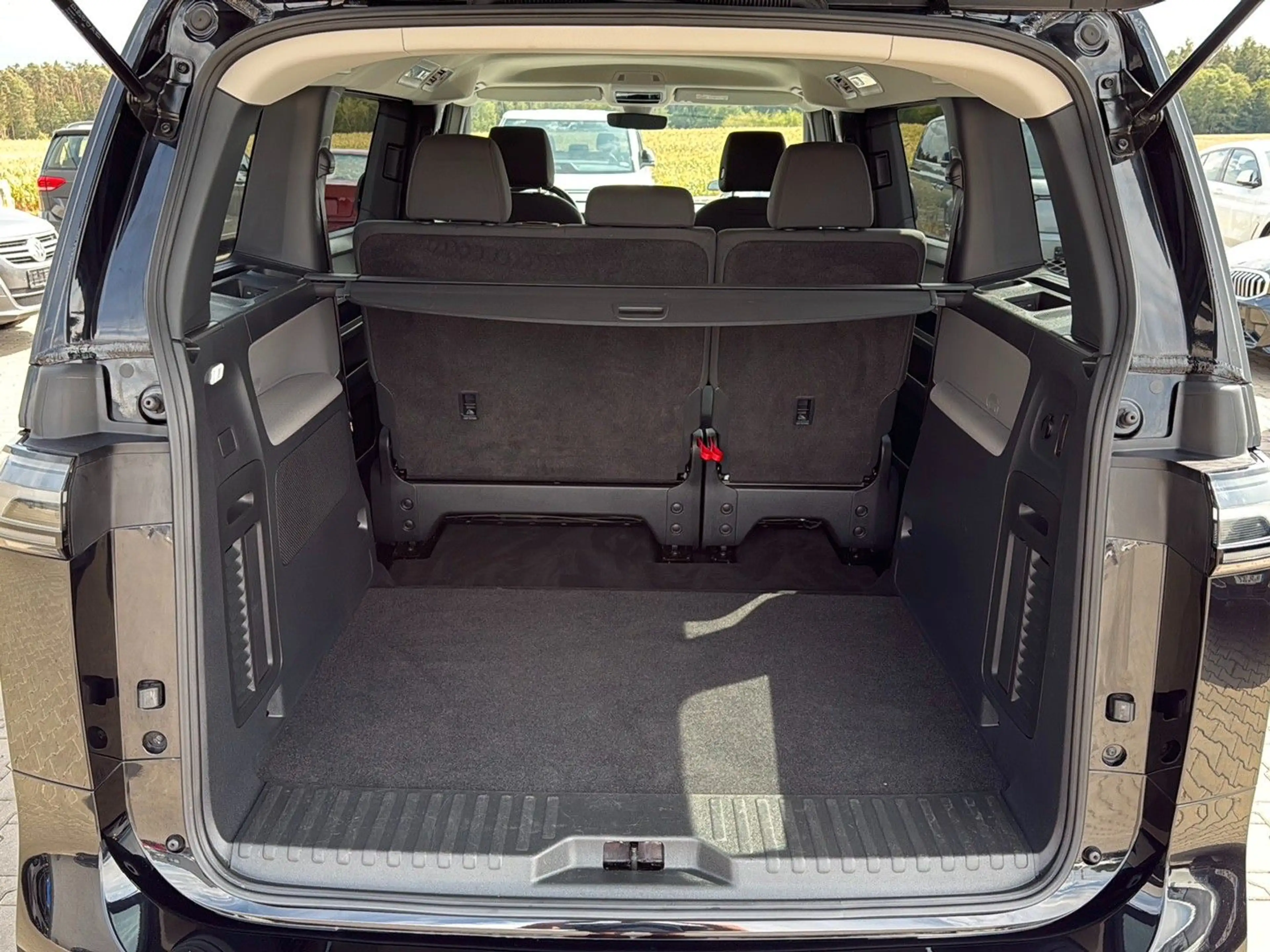 Volkswagen ID. Buzz Pro LR ACC H&K 360° 3ZK HuD QI LrHz — photo 12