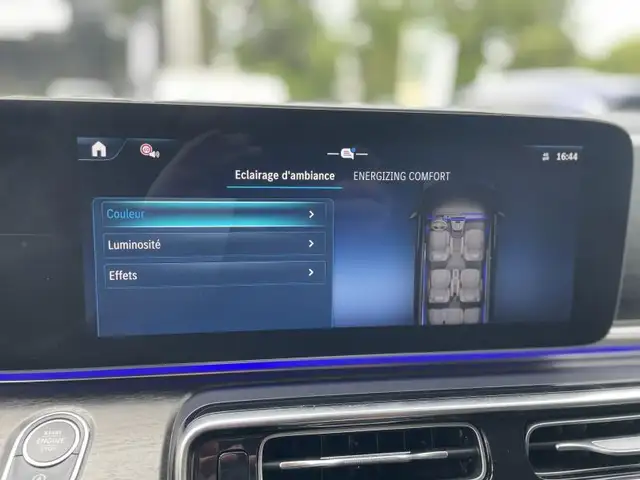 Mercedes-Benz V-Class view 14