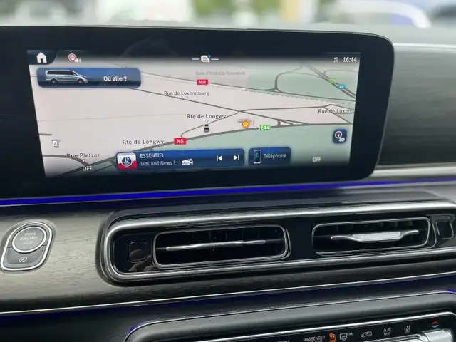 Mercedes-Benz V-Class view 12
