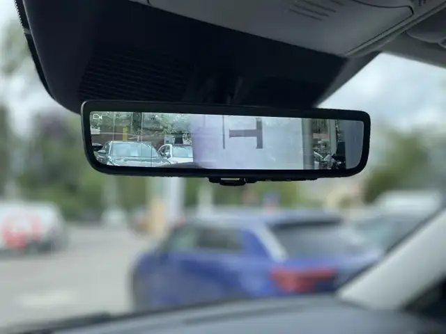 Mercedes-Benz V-Class view 13