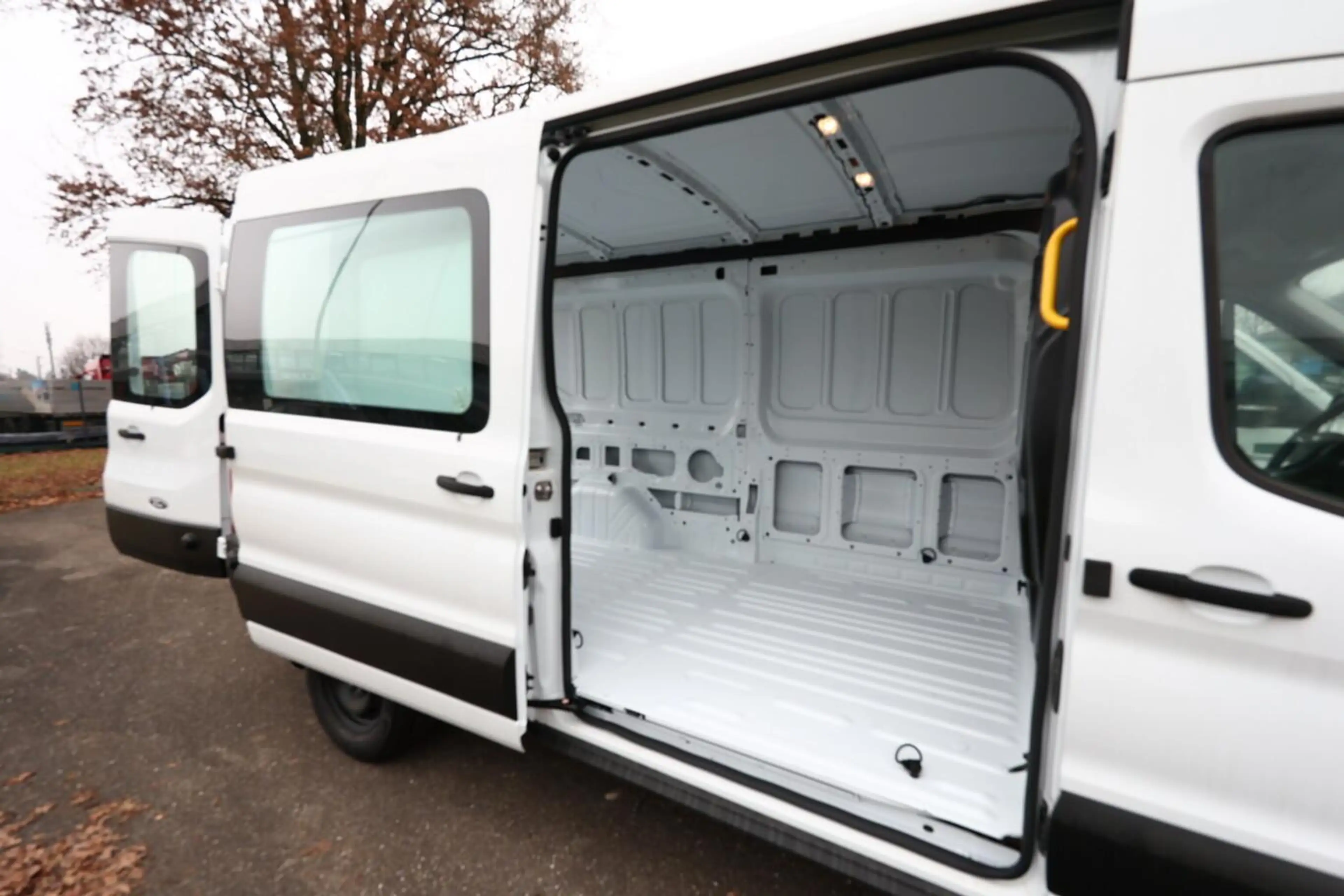 Ford Transit Trend 350 L3H2 SHZ SYNC4 Kam 3-S Temp 96 kW (13... — photo 10