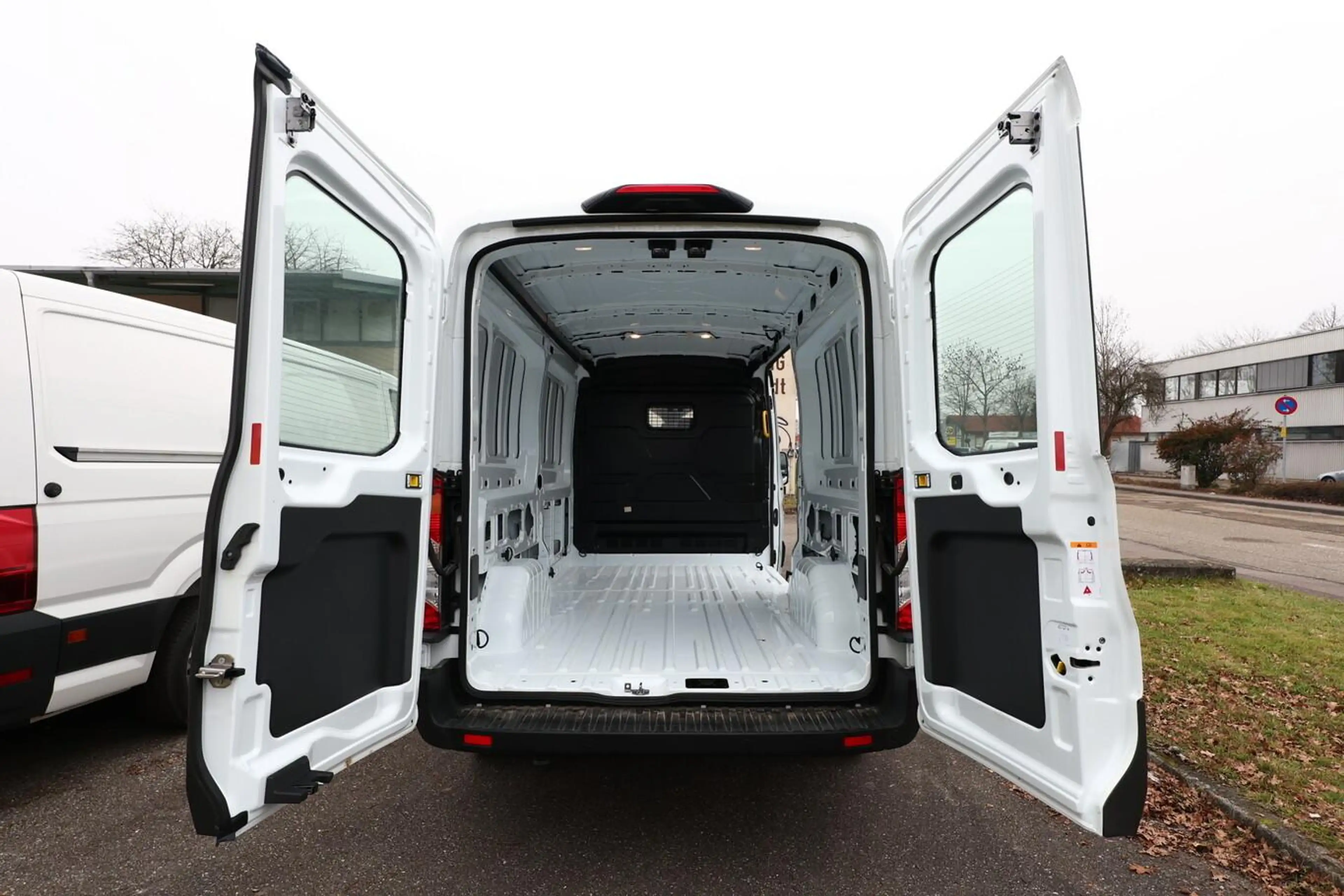 Ford Transit Trend 350 L3H2 SHZ SYNC4 Kam 3-S Temp 96 kW (13... — photo 11