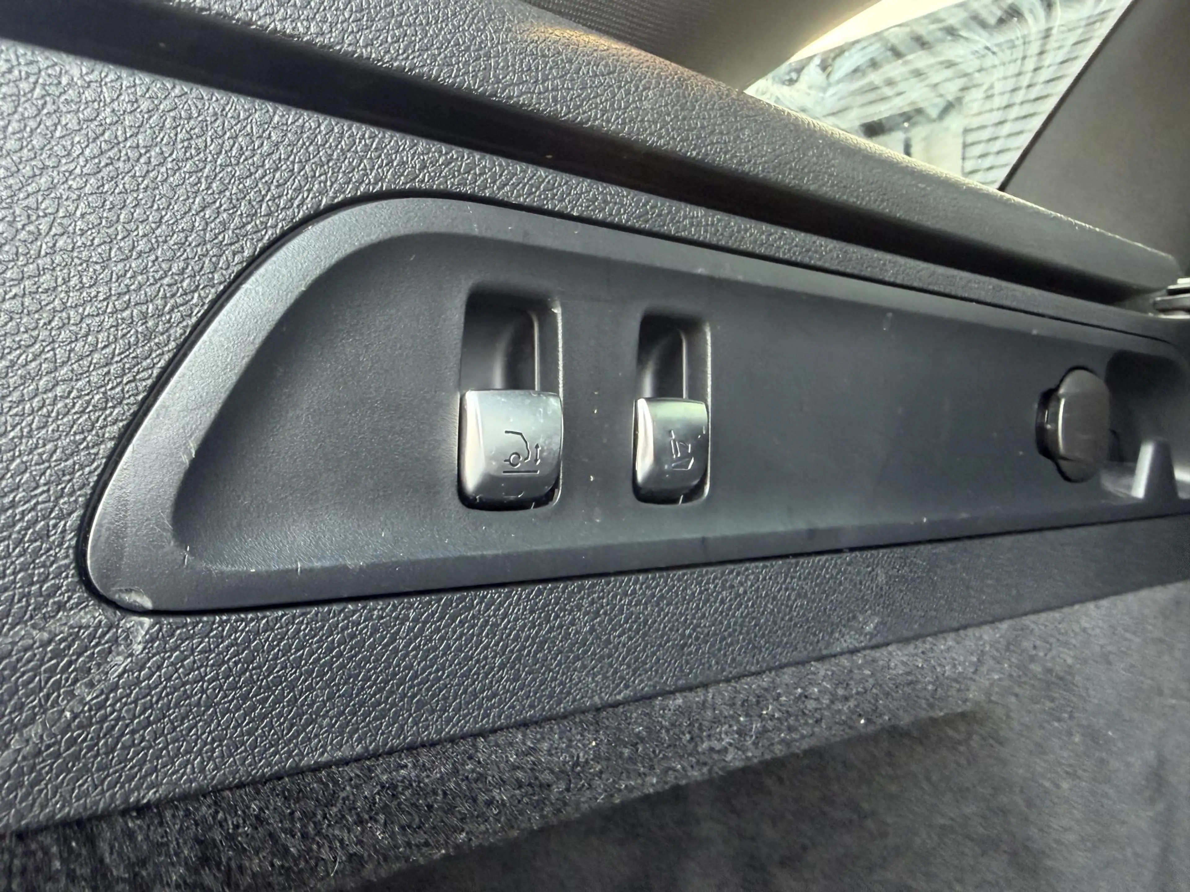 Mercedes-Benz GLC 300 4MATIC Premium Plus — photo 6