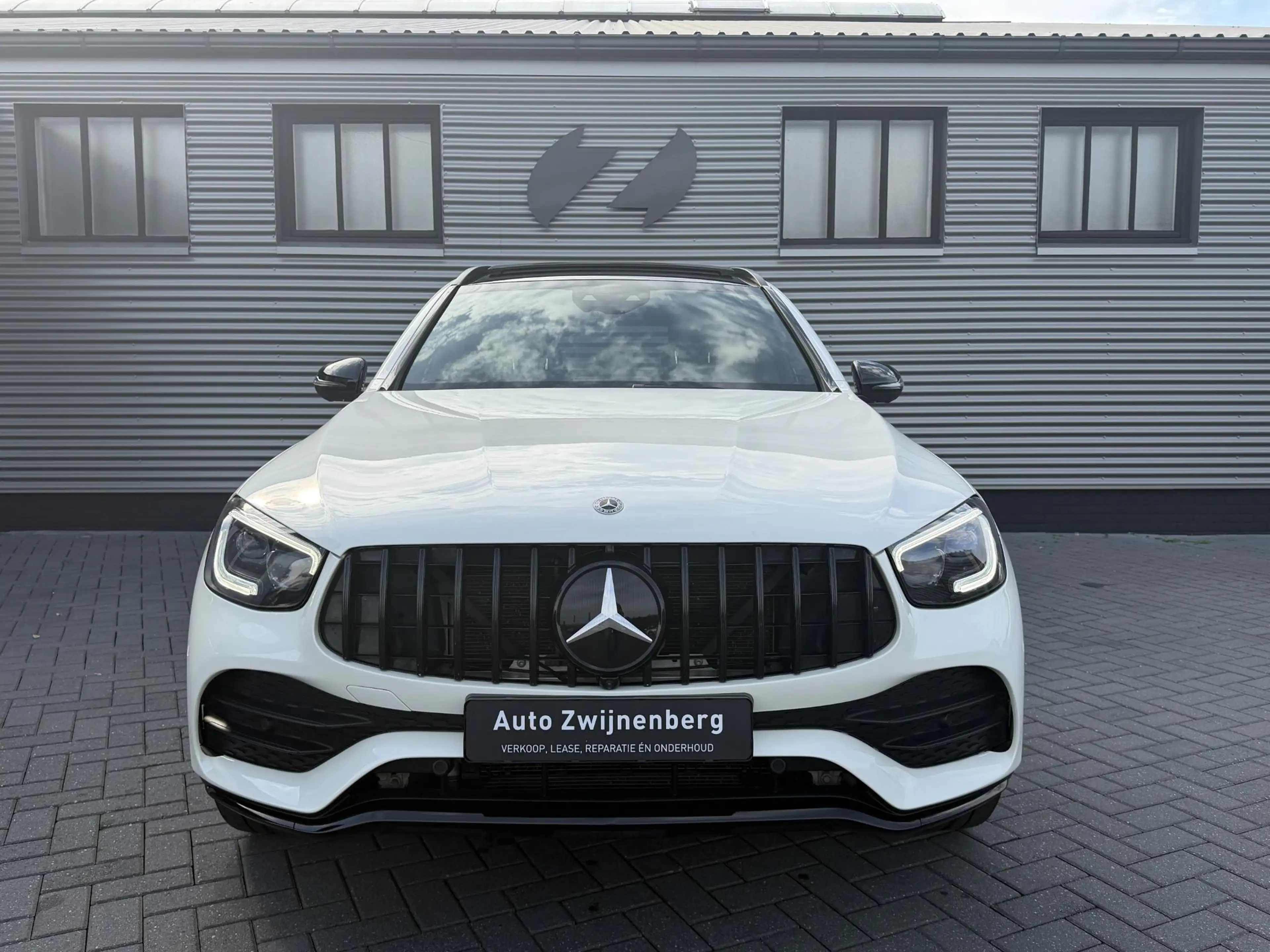 Mercedes-Benz GLC 300 4MATIC Premium Plus — photo 4