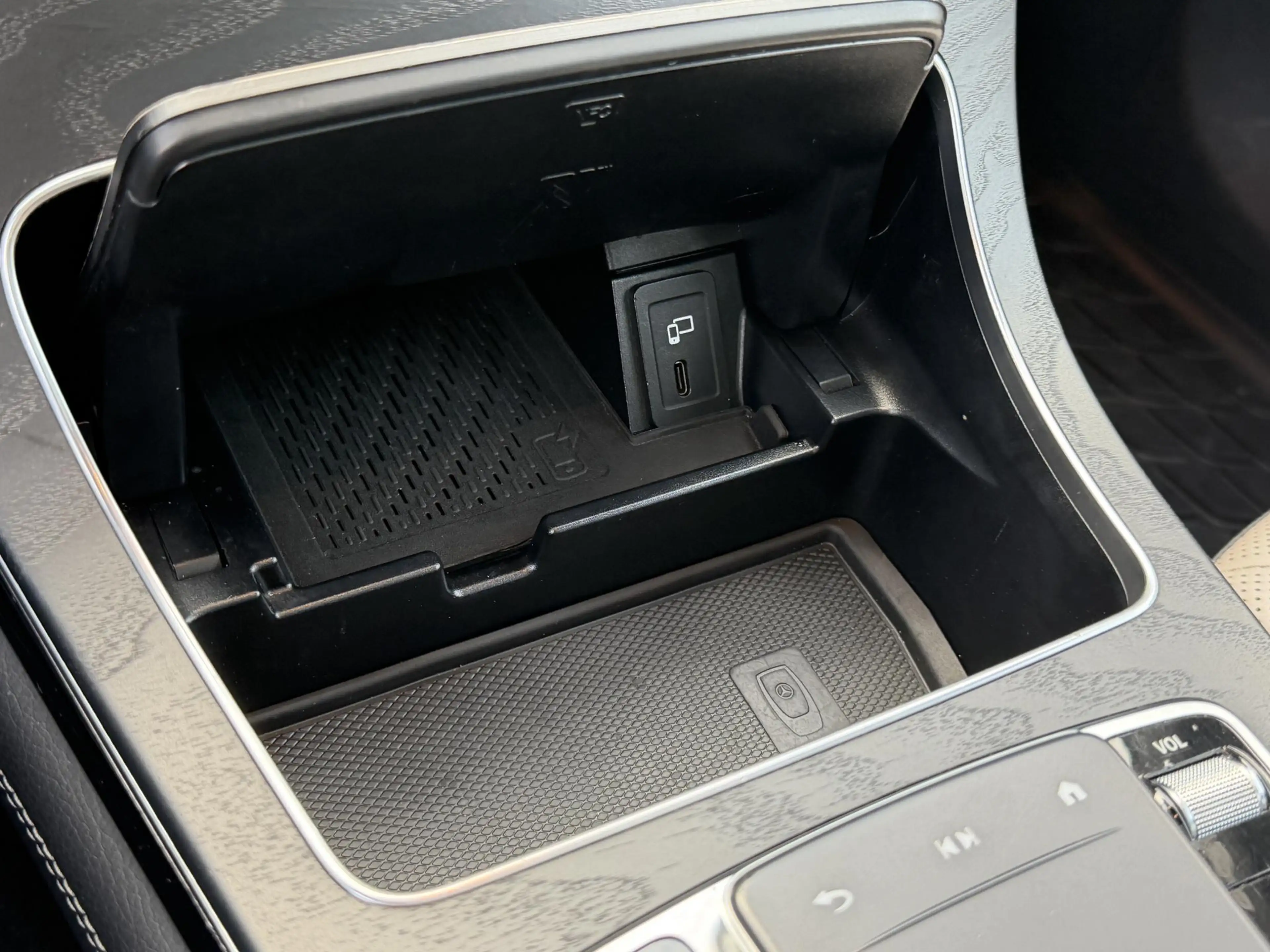 Mercedes-Benz GLC 300 4MATIC Premium Plus — photo 21