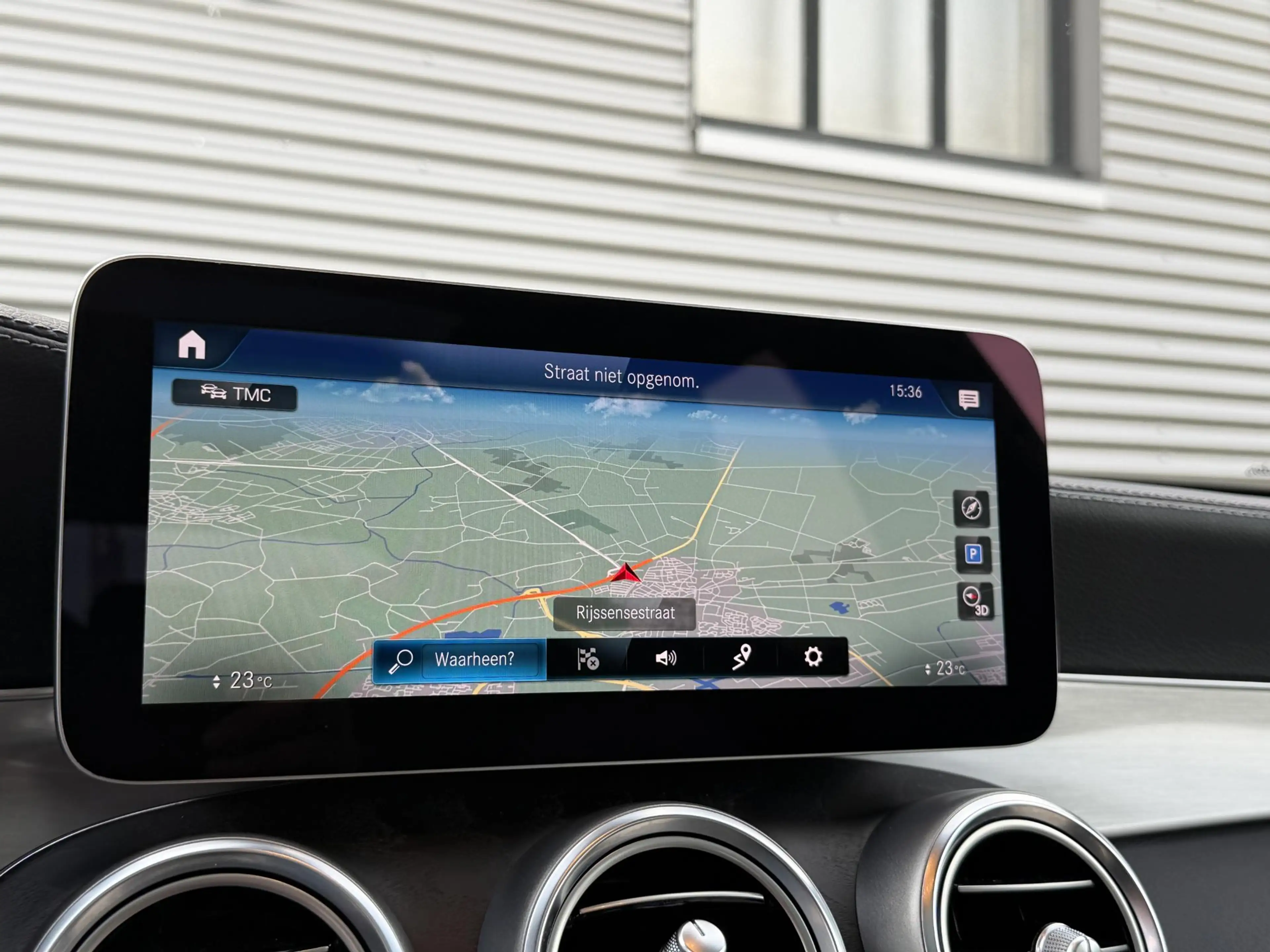 Mercedes-Benz GLC 300 4MATIC Premium Plus — photo 23