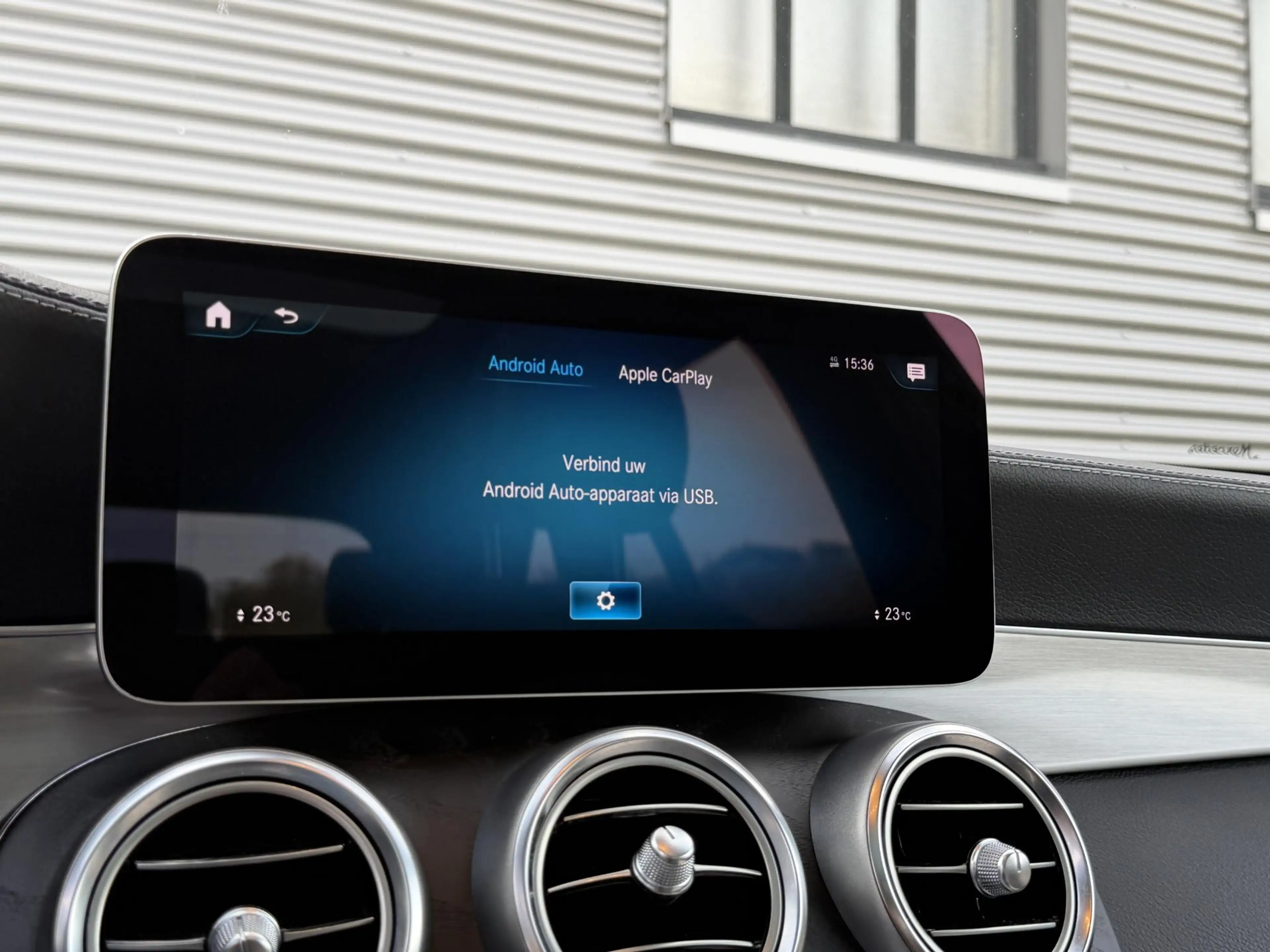 Mercedes-Benz GLC 300 4MATIC Premium Plus — photo 26