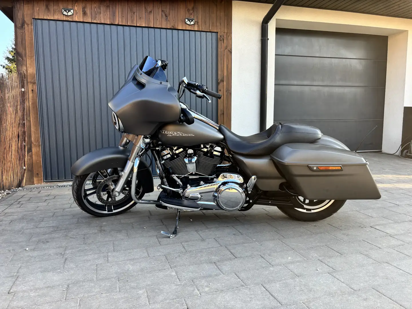 Harley-Davidson Street Glide Gri - 1