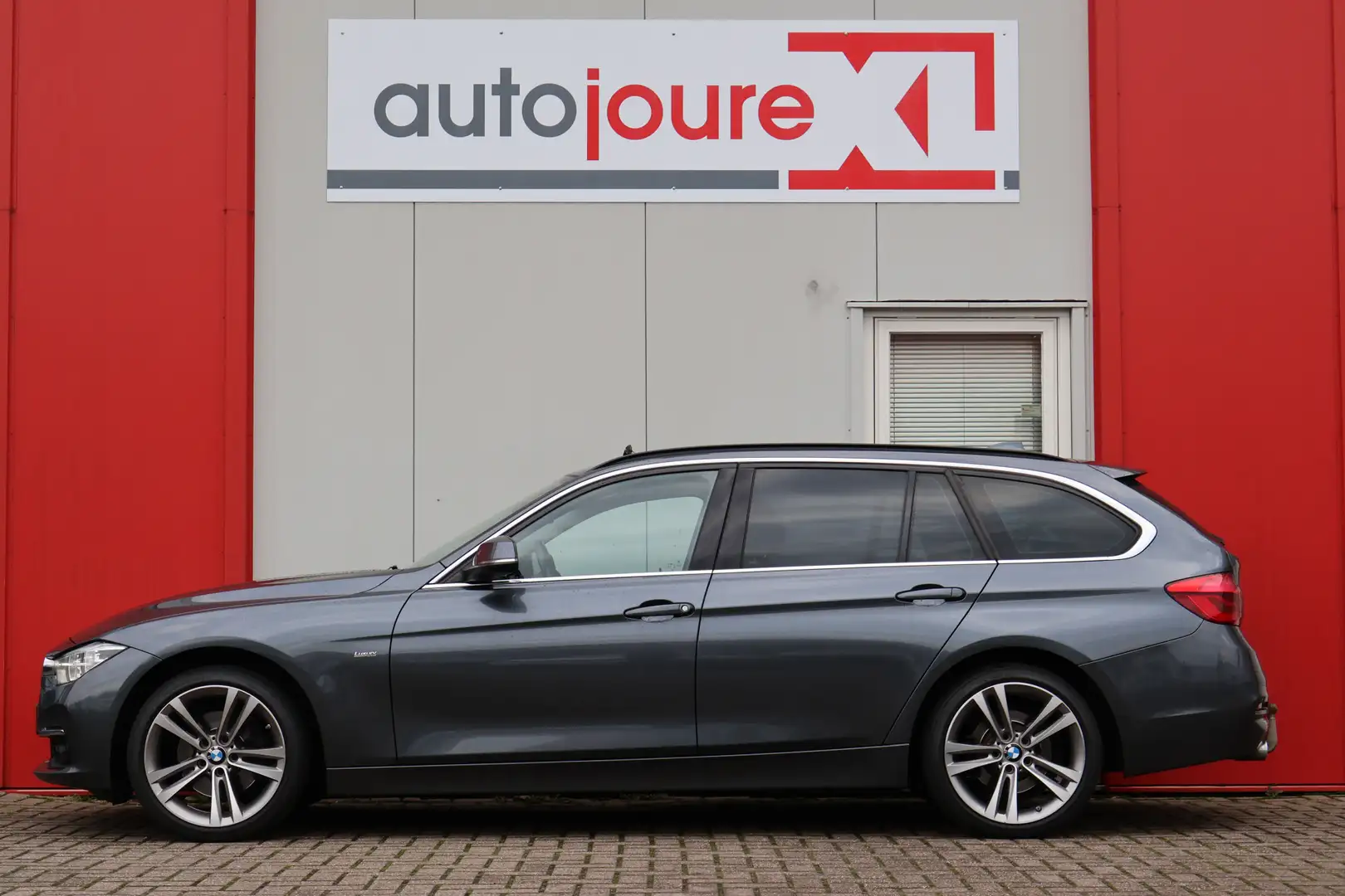 BMW 320 3-serie Touring 320d Centennial High Executive | P Grau - 2