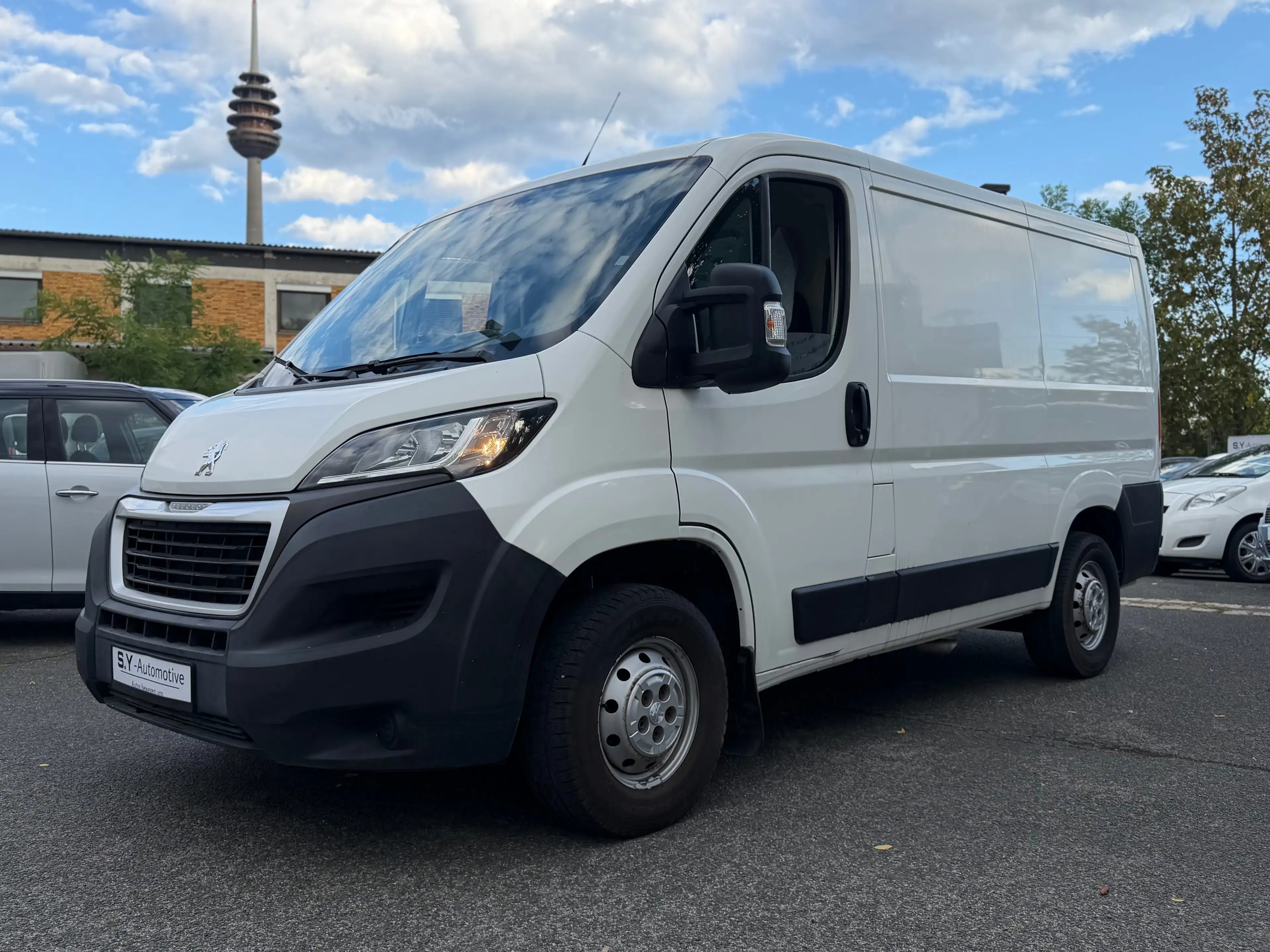 Peugeot Boxer L1H1 Pro BlueHDi 110 /1.Hand/EURO6/AHK
