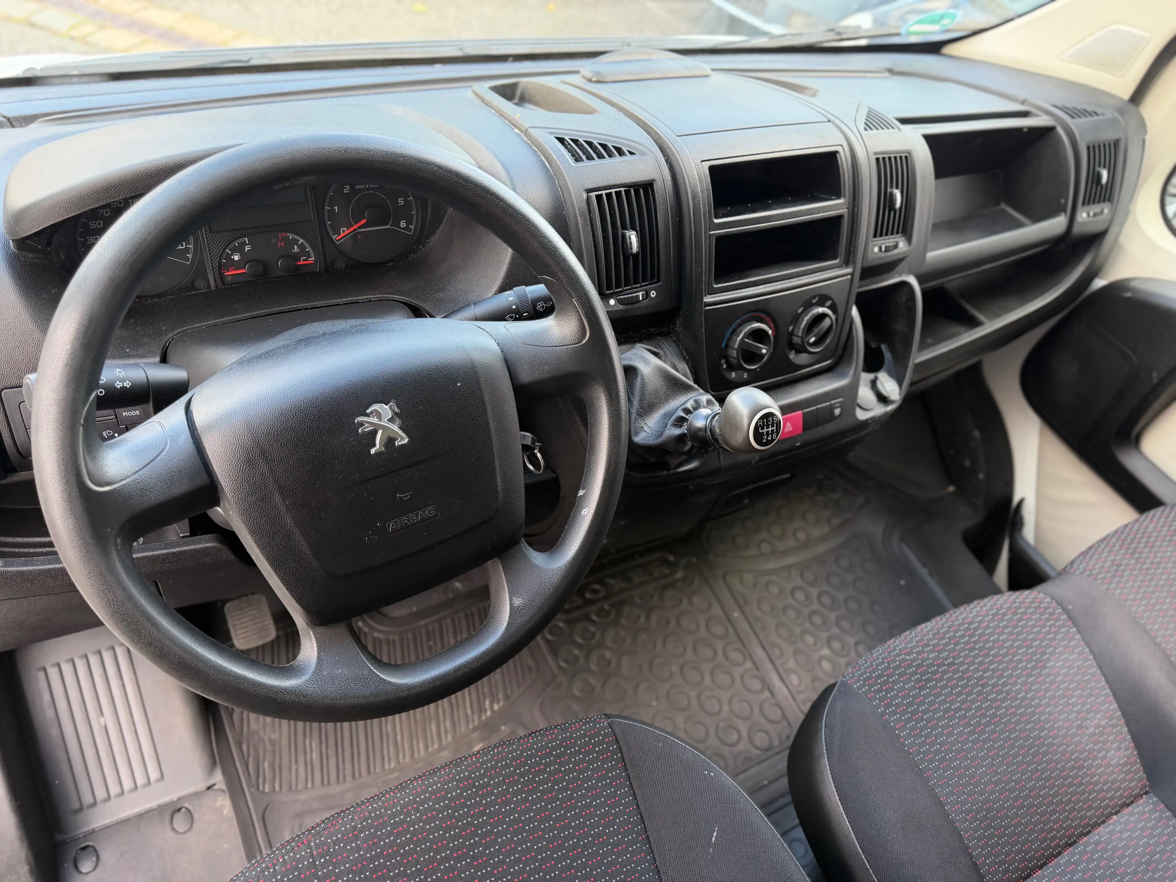 Peugeot Boxer L1H1 Pro BlueHDi 110 /1.Hand/EURO6/AHK — photo 12