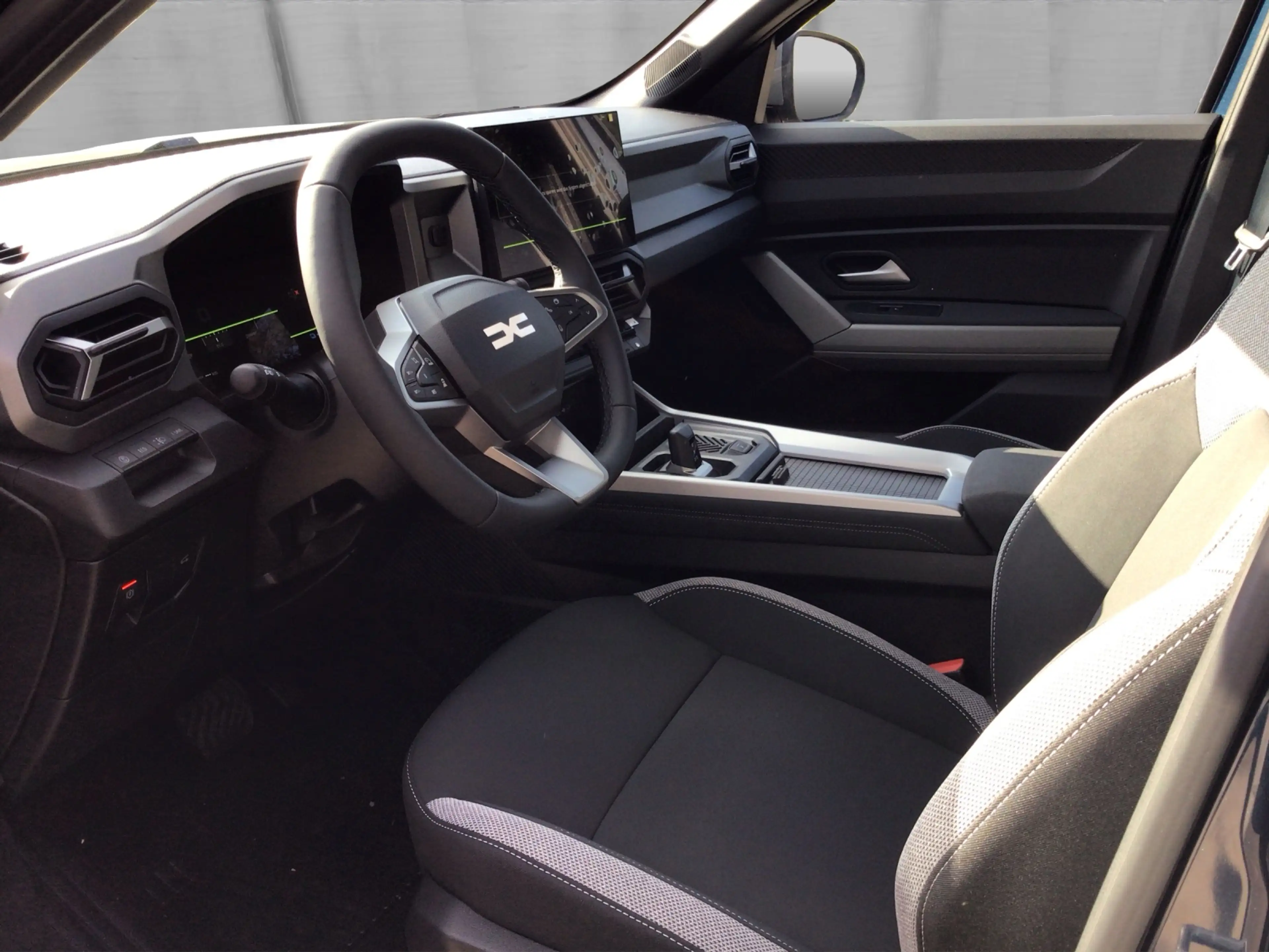 Dacia Bigster Hybrid 155 Journey — photo 10