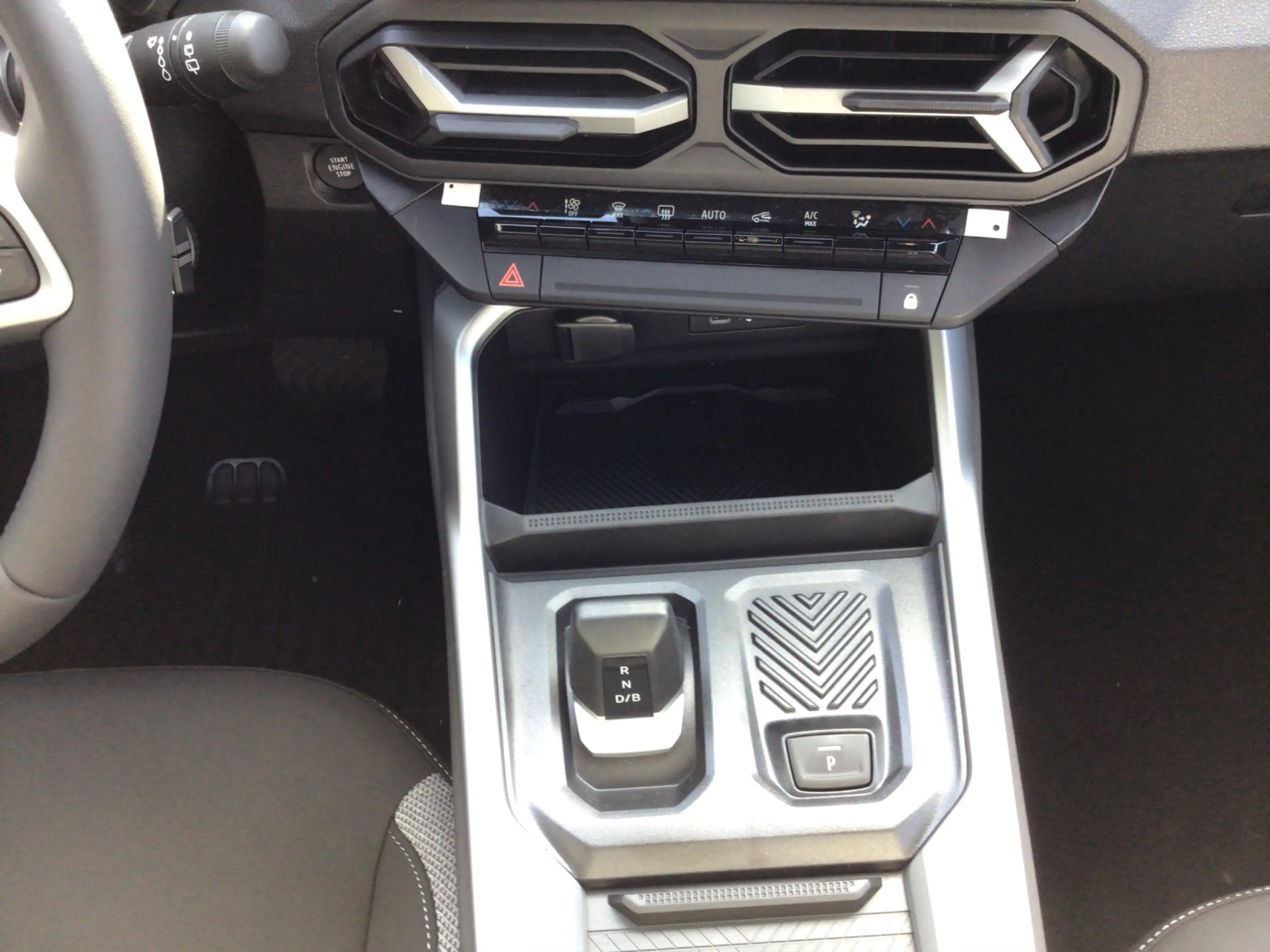 Dacia Bigster Hybrid 155 Journey — photo 13