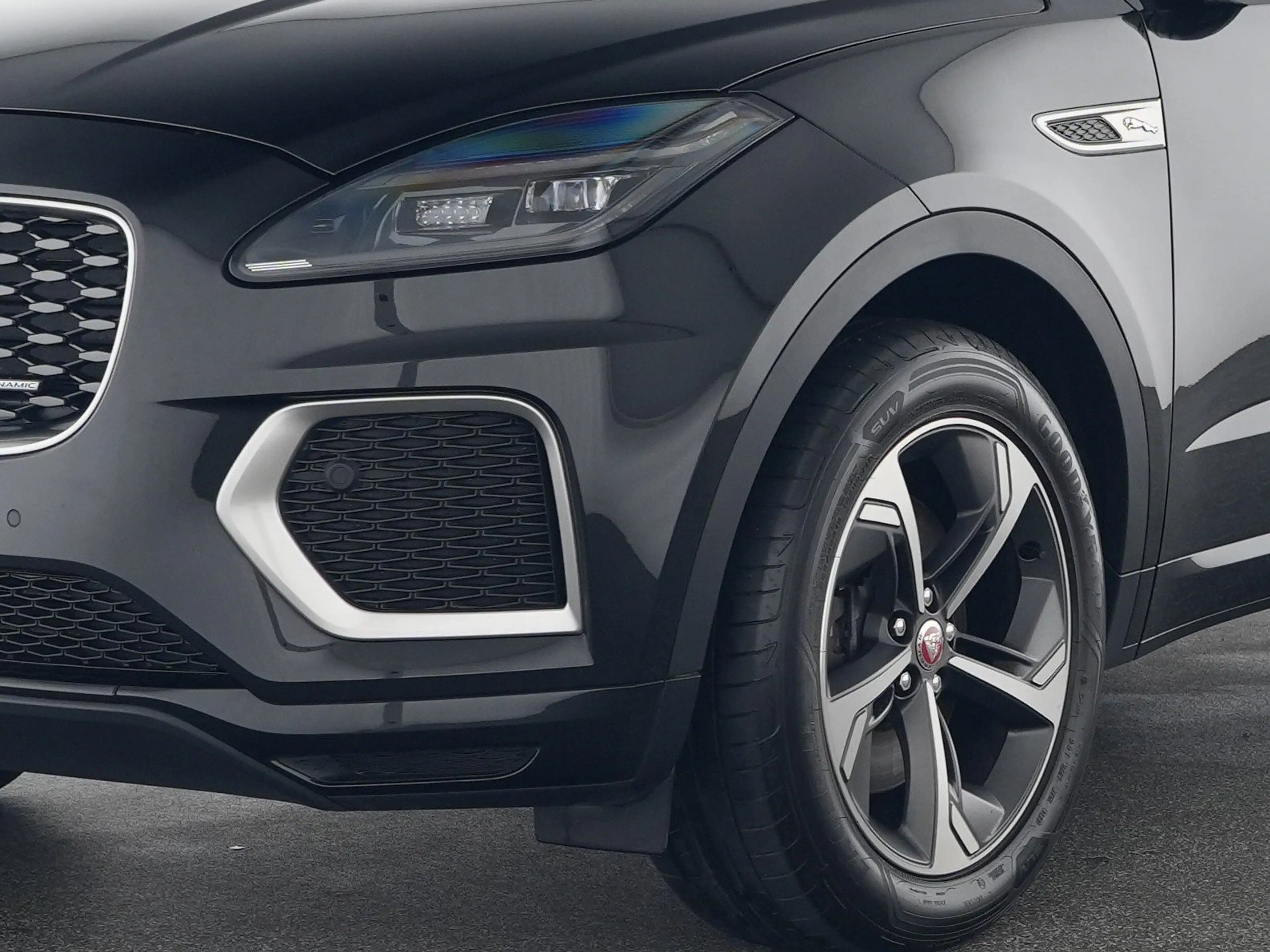 Jaguar E-Pace P200 AWD R-Dynamic SE *elektrische AHK* — photo 9