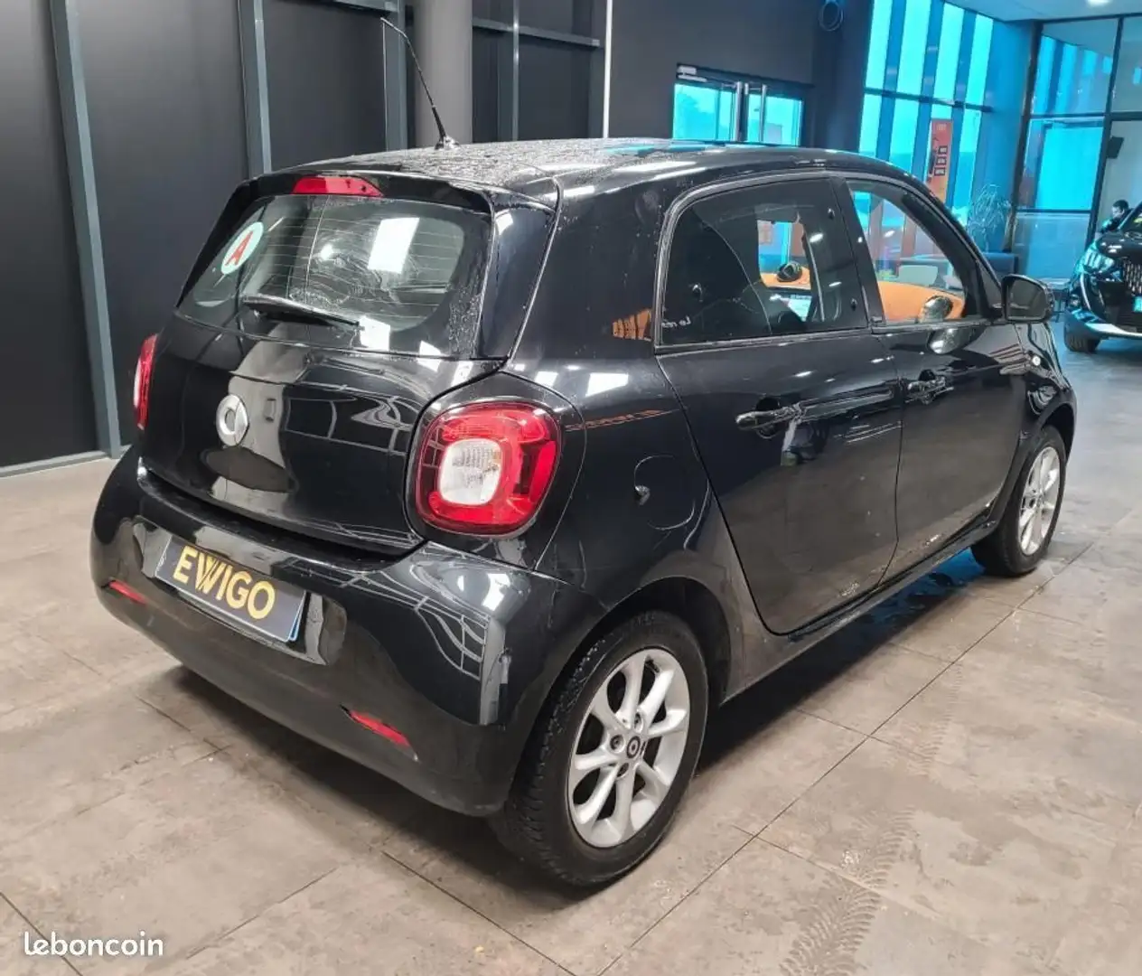 smart forFour 1.0 T 70ch PASSION %2B ECRAN GPS Černá - 2