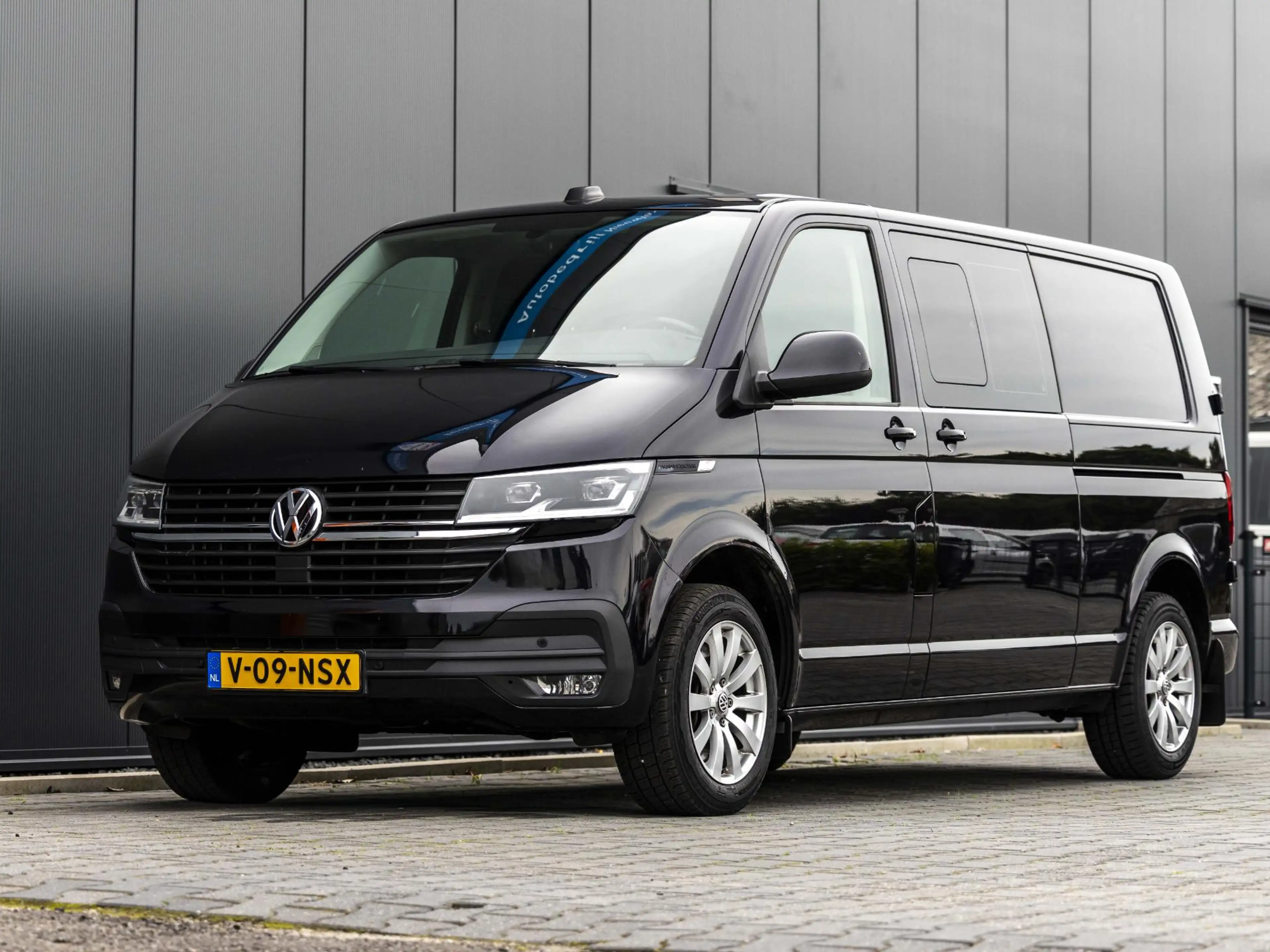 Volkswagen T6.1 Transporter 2.0 TDI L2H1 32 DC Trekhaak, dubbele cabine, cruis — photo 12