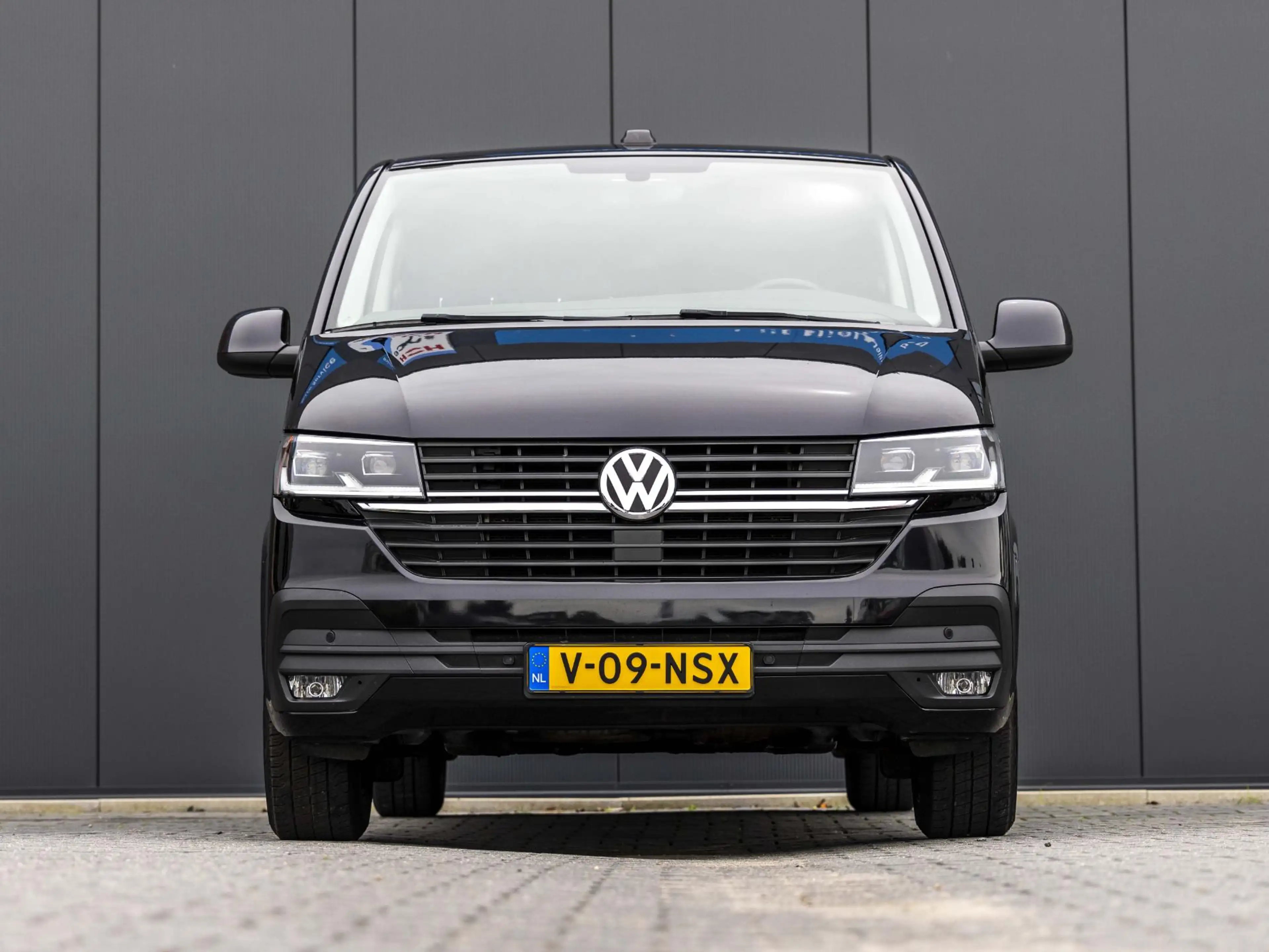 Volkswagen T6.1 Transporter 2.0 TDI L2H1 32 DC Trekhaak, dubbele cabine, cruis — photo 2