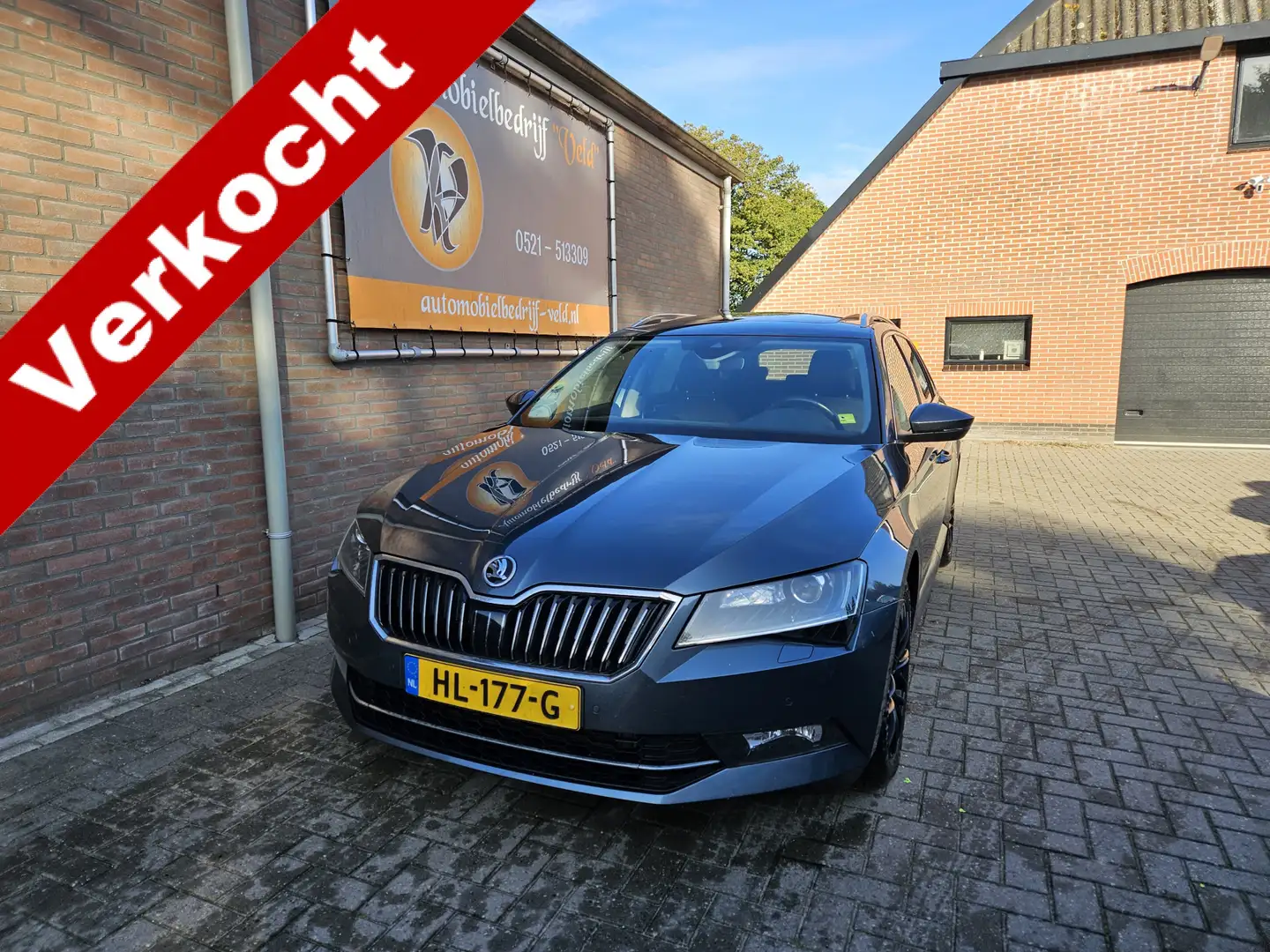 Skoda Superb Combi 2.0 TDI Style Business (prijs is ex btw/bpm) Grijs - 1