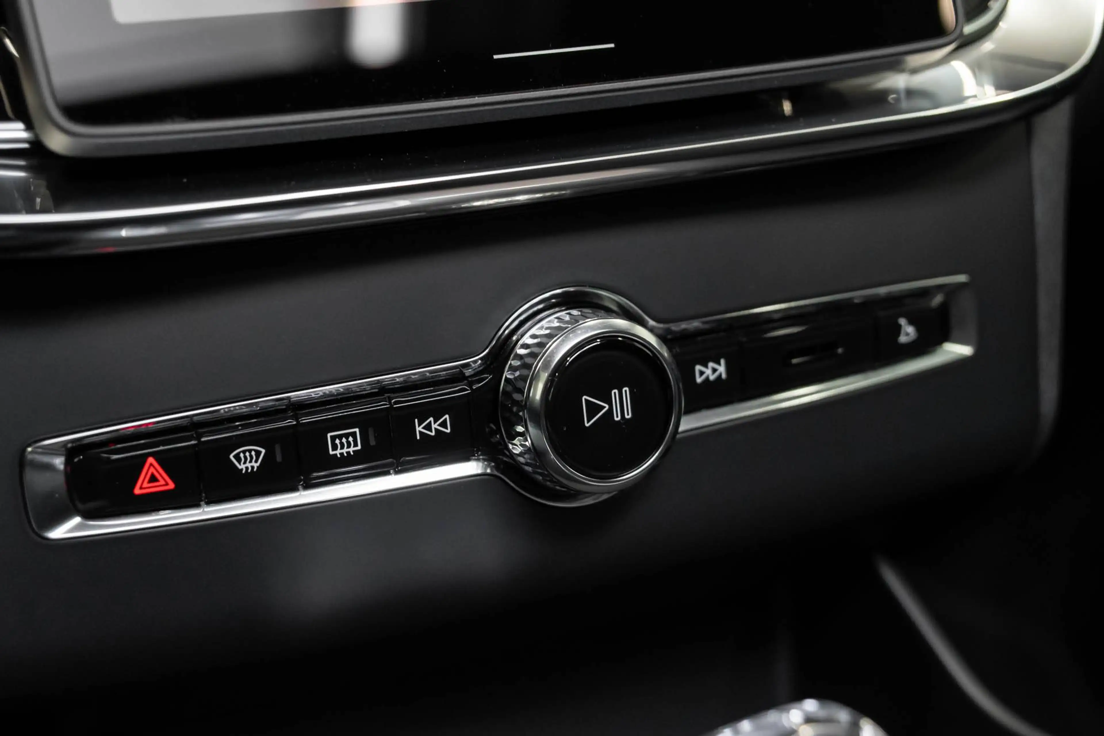 Volvo XC90 T8 eAWD Plus Dark Pano Harman/Kardon — photo 34