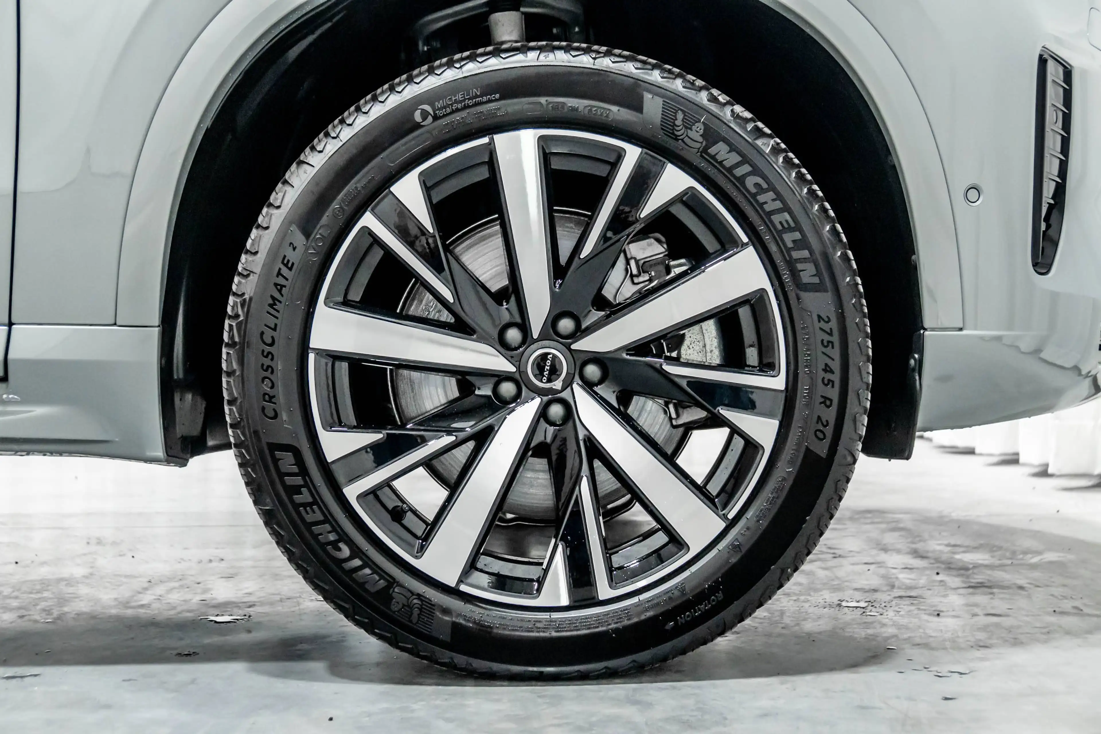 Volvo XC90 T8 eAWD Plus Dark Pano Harman/Kardon — photo 46
