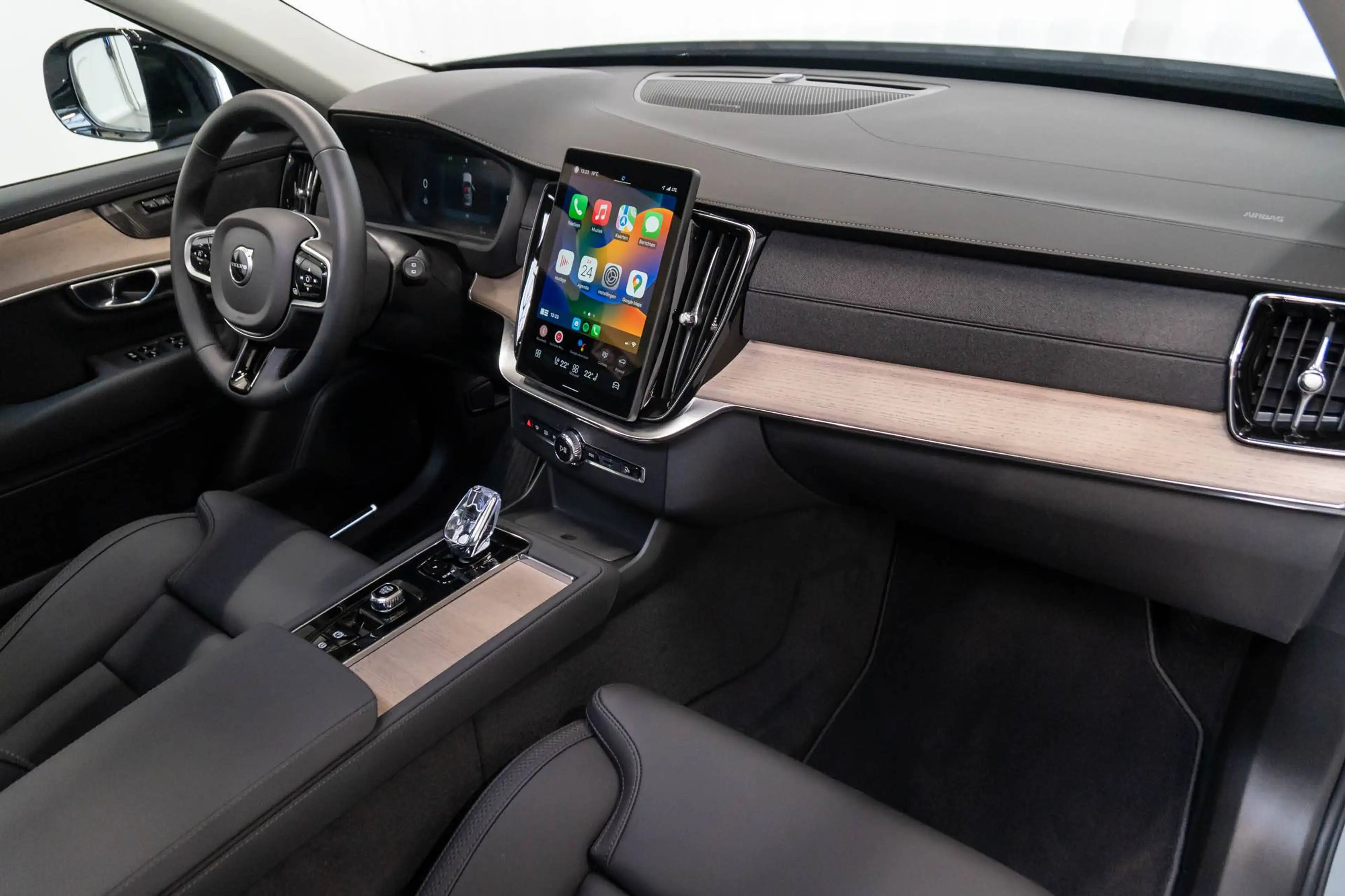 Volvo XC90 T8 eAWD Plus Dark Pano Harman/Kardon — photo 15