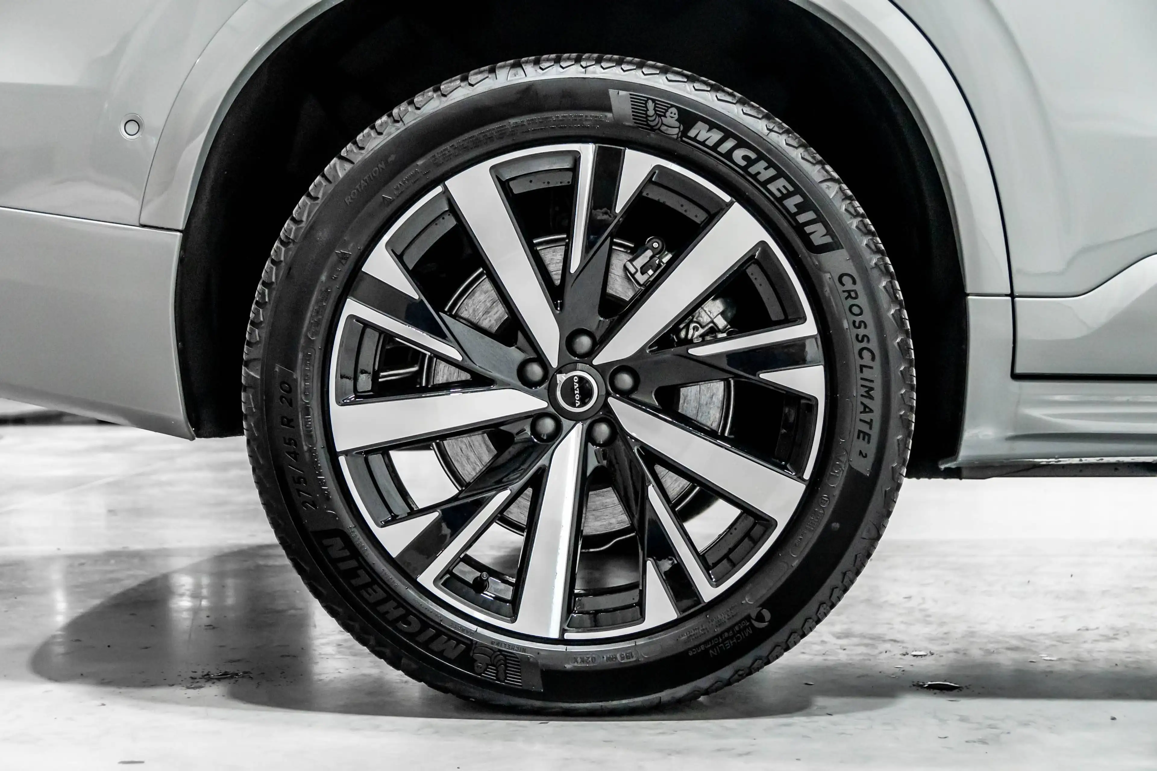 Volvo XC90 T8 eAWD Plus Dark Pano Harman/Kardon — photo 45