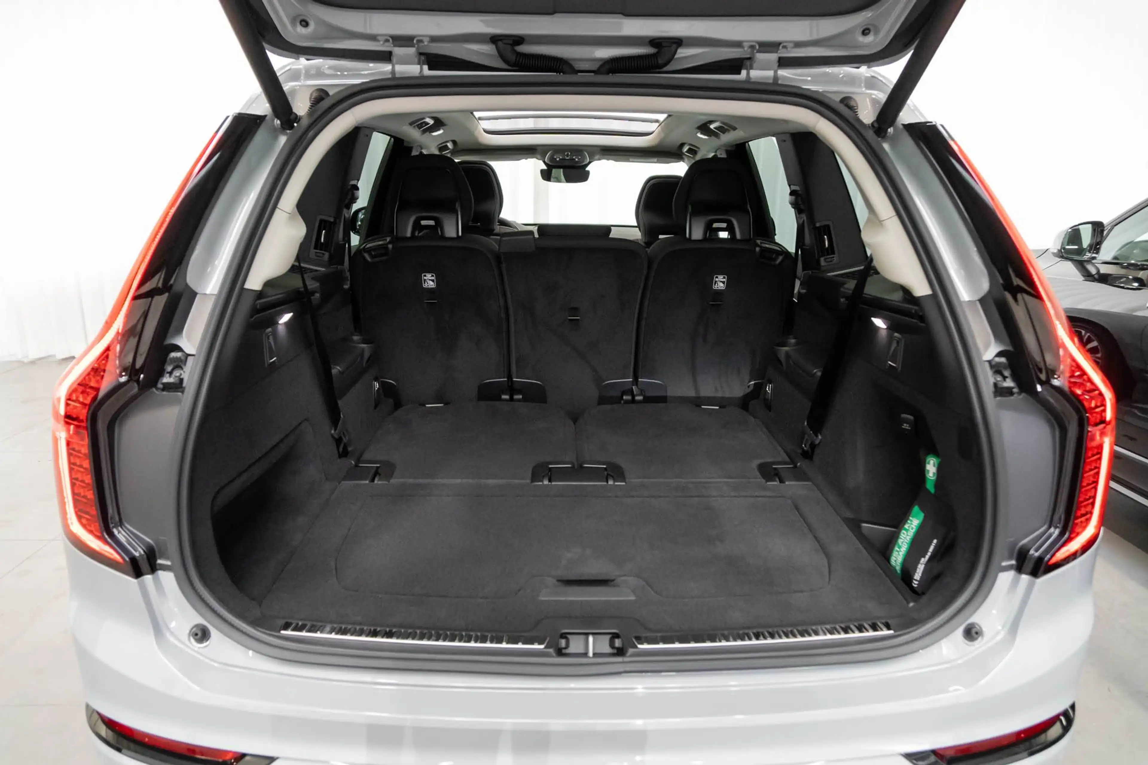 Volvo XC90 T8 eAWD Plus Dark Pano Harman/Kardon — photo 21