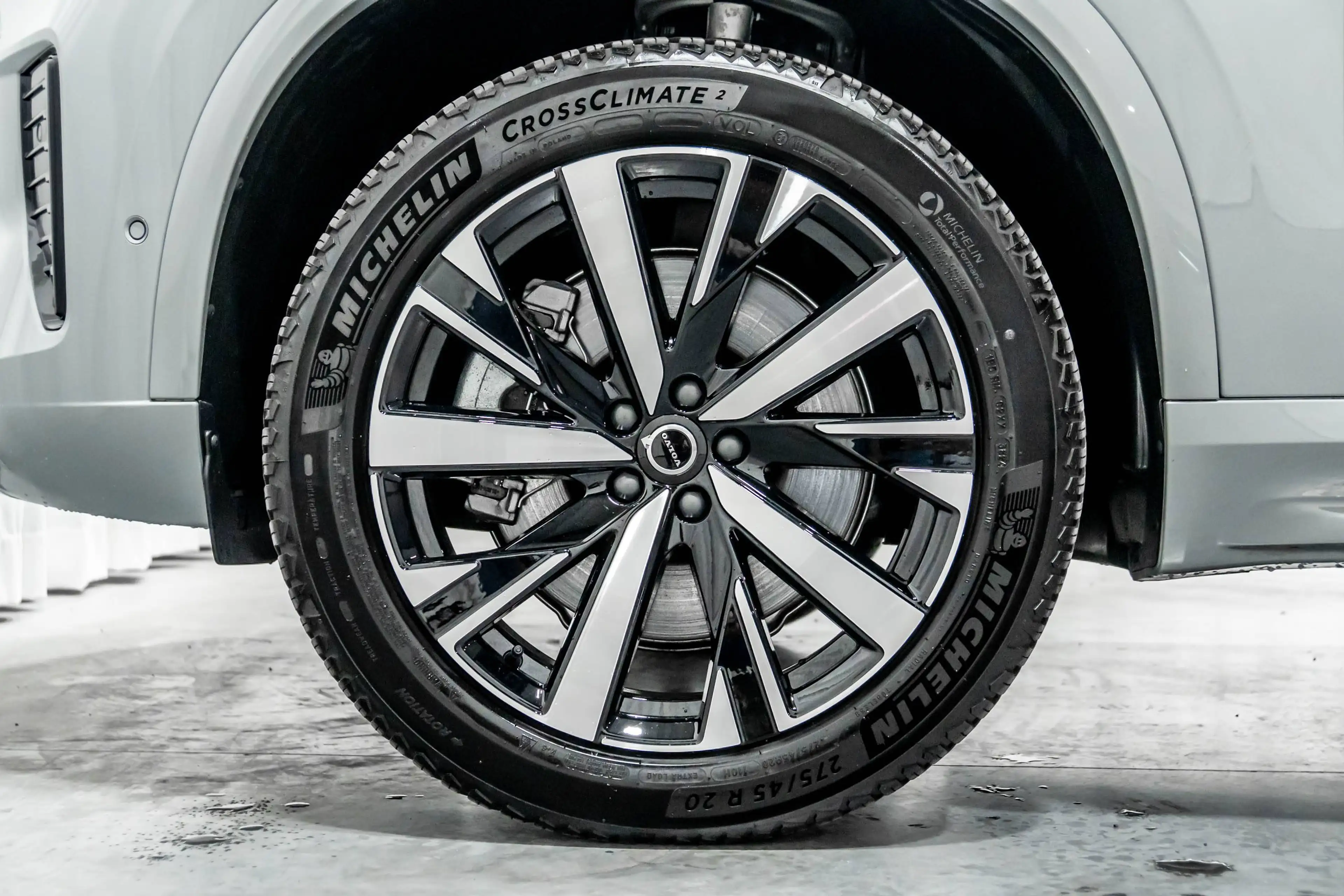 Volvo XC90 T8 eAWD Plus Dark Pano Harman/Kardon — photo 47