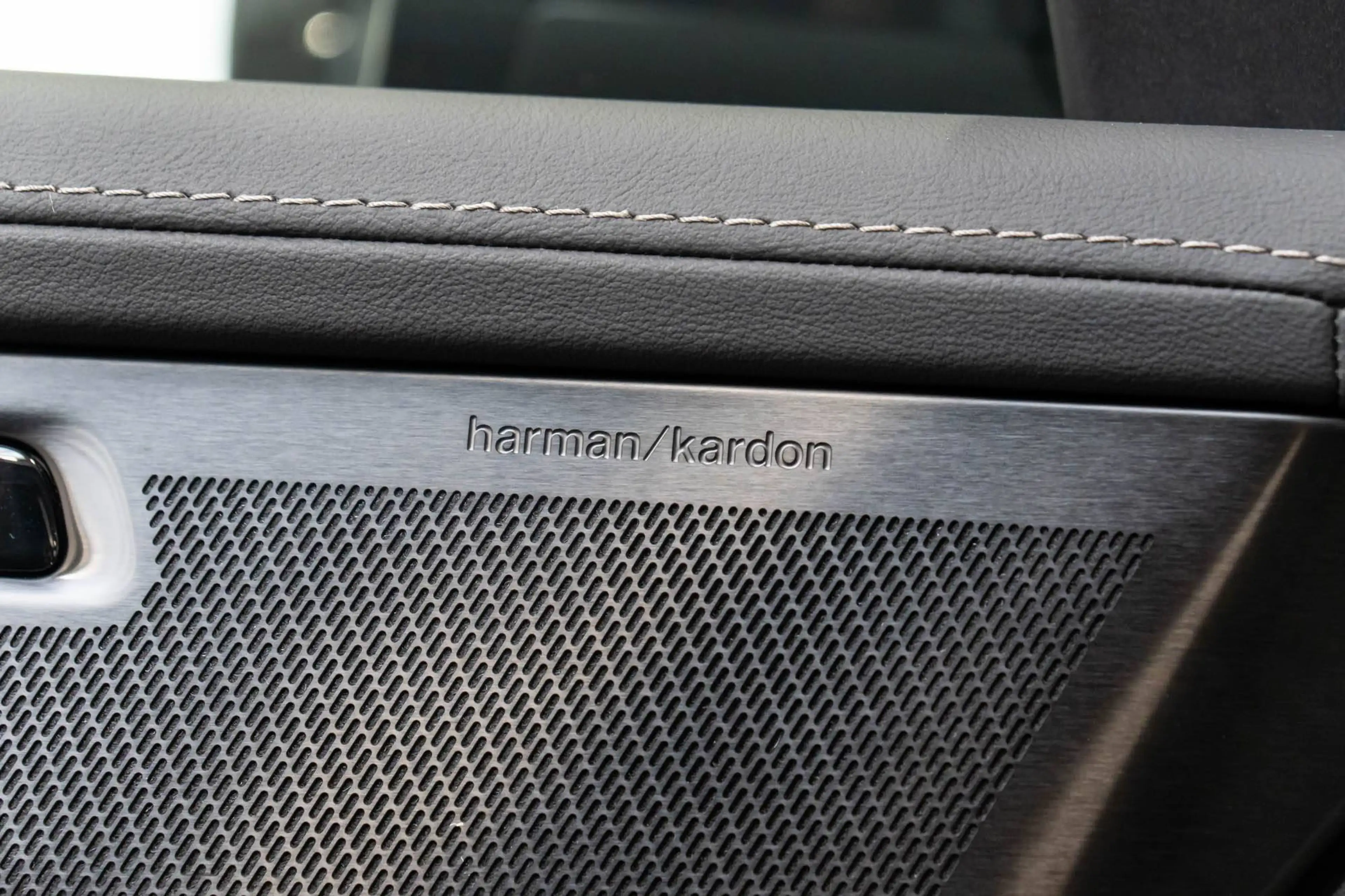 Volvo XC90 T8 eAWD Plus Dark Pano Harman/Kardon — photo 42