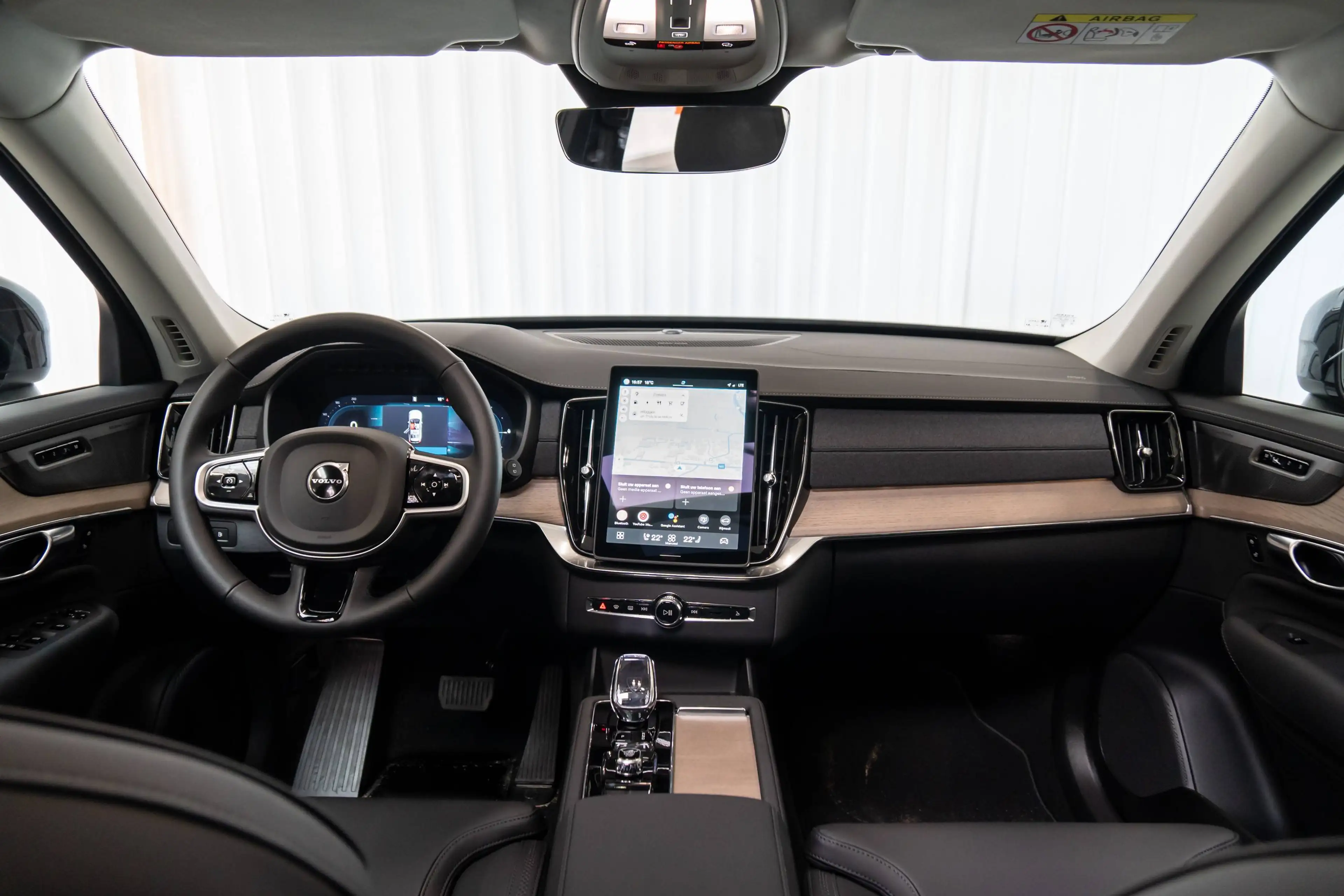 Volvo XC90 T8 eAWD Plus Dark Pano Harman/Kardon — photo 12