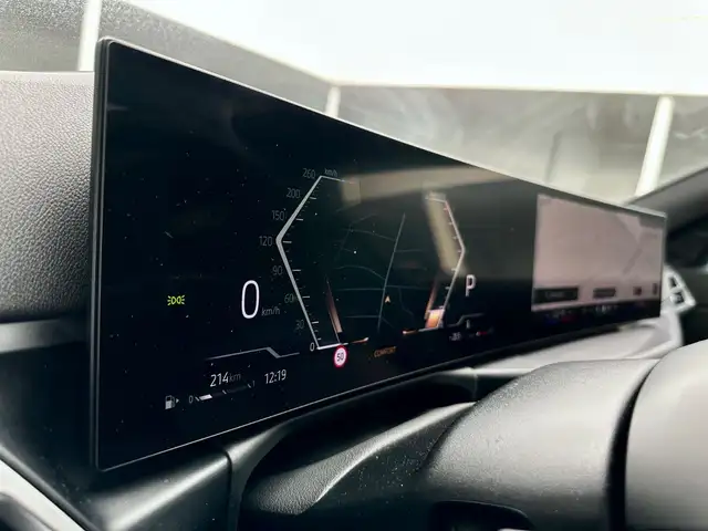 BMW 3 Series view 24