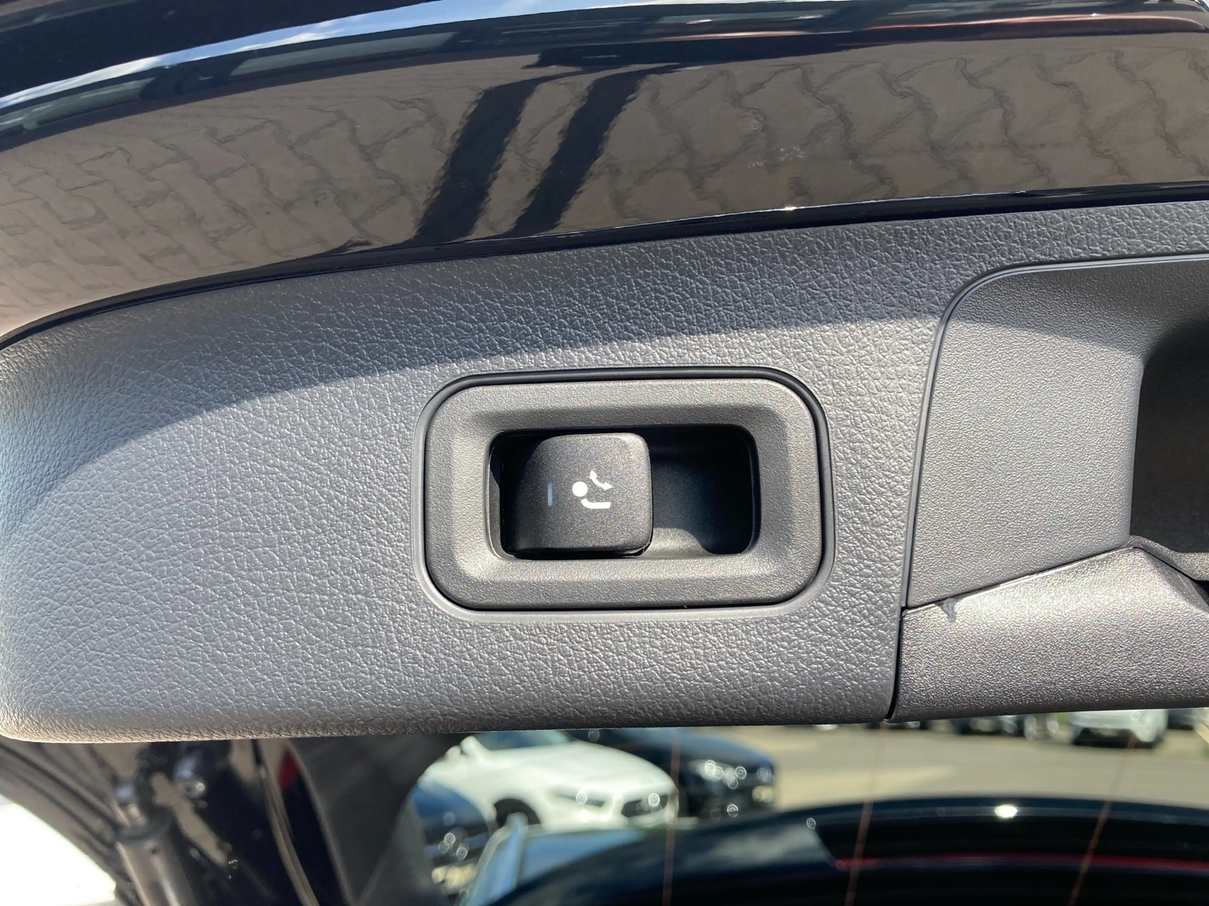 Mercedes-Benz GLA 220 4M Progressive AdvPlus+LED+AHK+DISTRONIC — photo 13