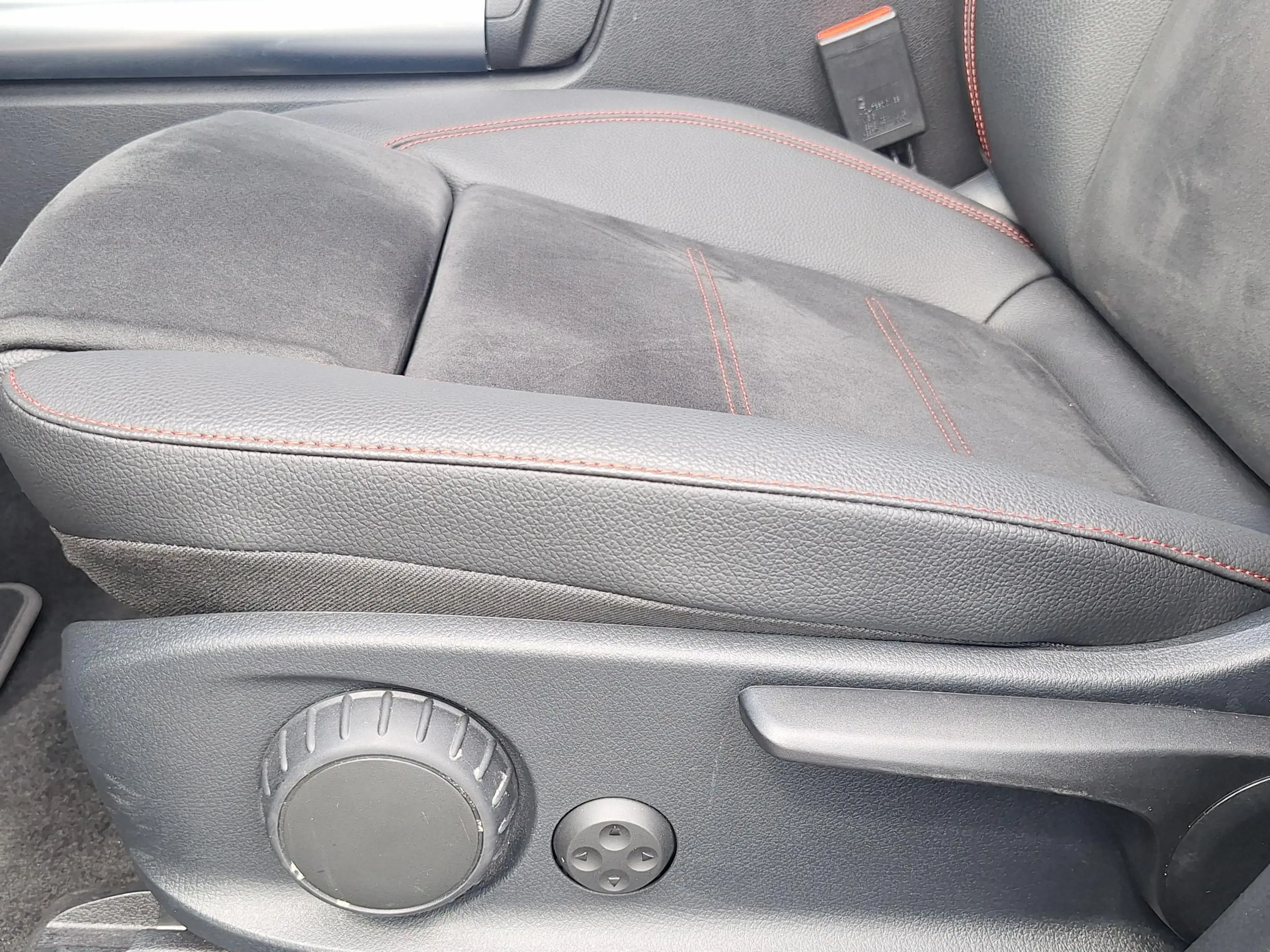 Mercedes-Benz EQA 250 AMG Line 67 kWh | SOH: 93,4% | Panaromadak | Trekh — photo 26