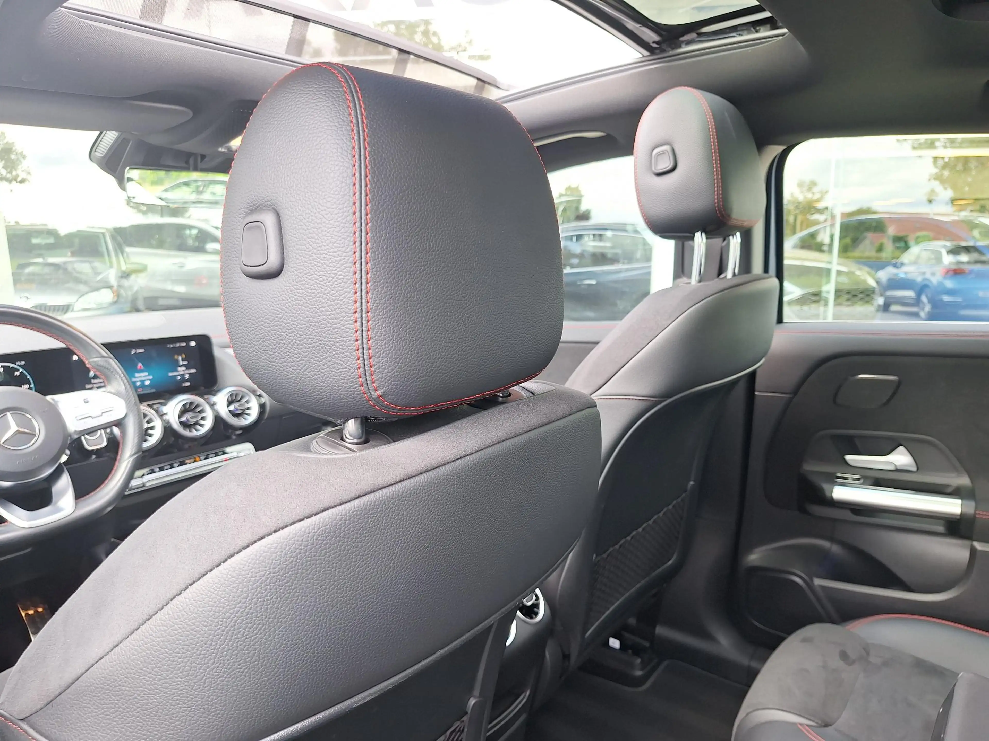 Mercedes-Benz EQA 250 AMG Line 67 kWh | SOH: 93,4% | Panaromadak | Trekh — photo 38
