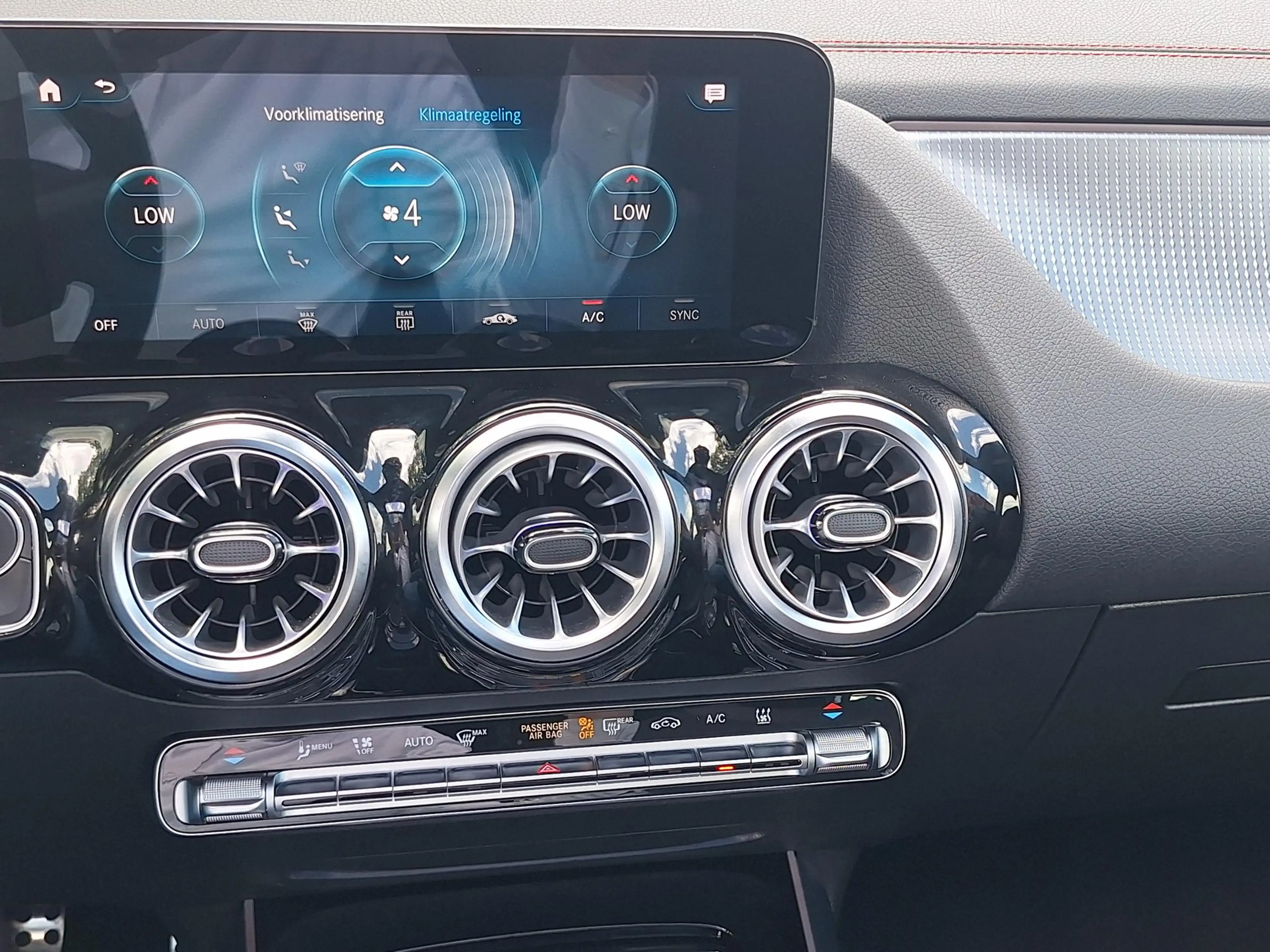 Mercedes-Benz EQA 250 AMG Line 67 kWh | SOH: 93,4% | Panaromadak | Trekh — photo 46