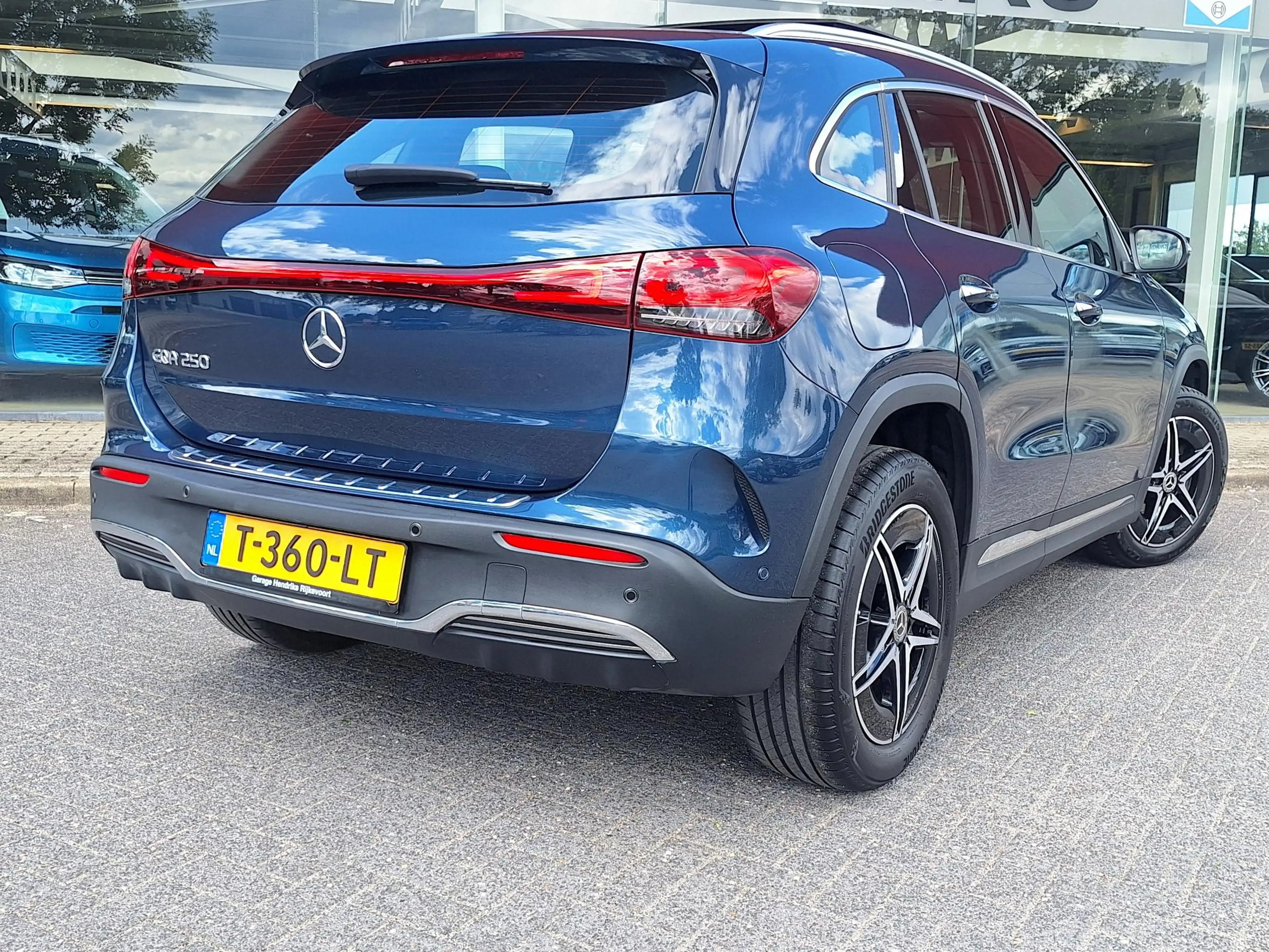 Mercedes-Benz EQA 250 AMG Line 67 kWh | SOH: 93,4% | Panaromadak | Trekh — photo 11